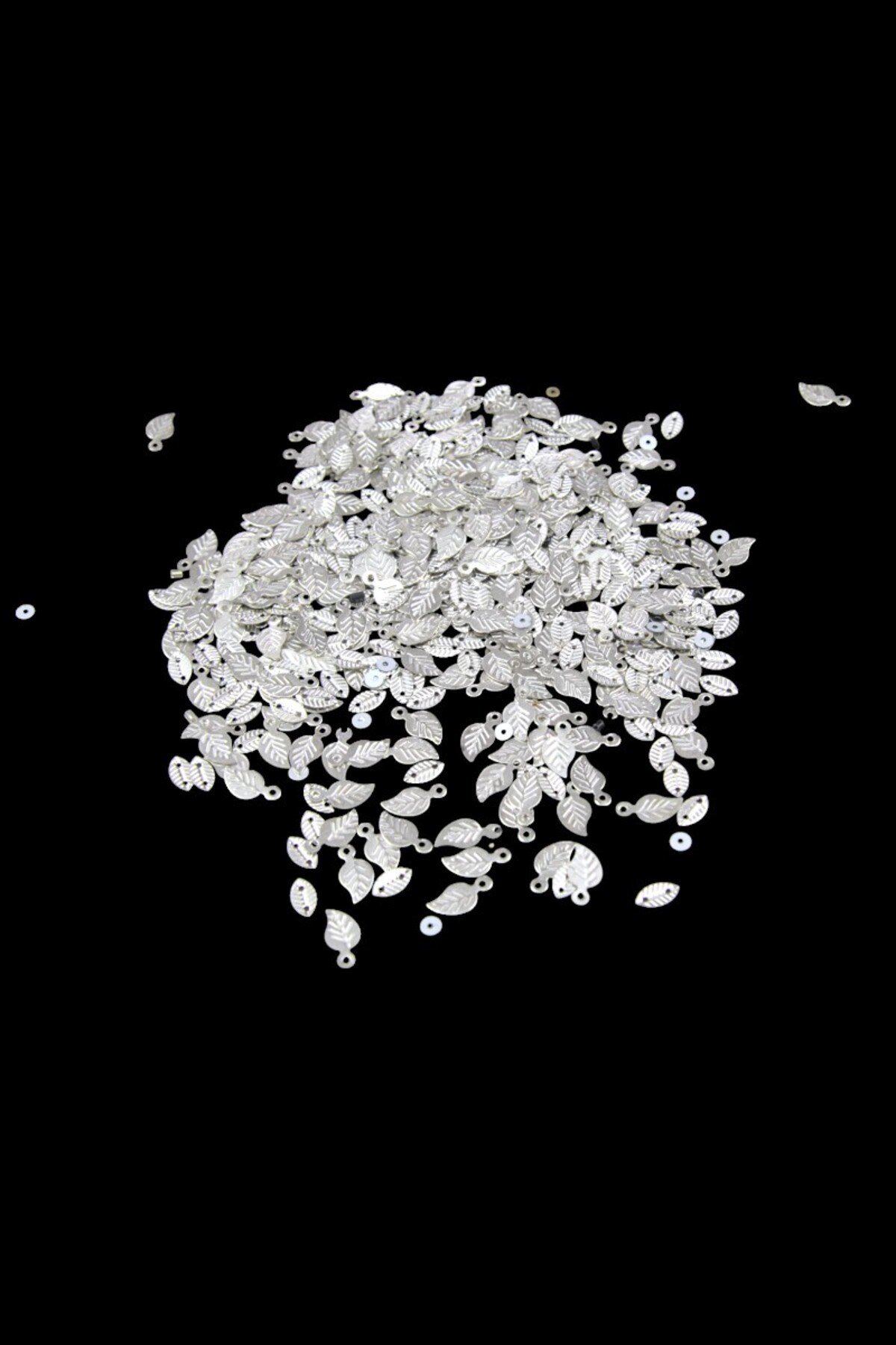 Yandan Delikli 10x6 mm Yaprak Gümüş Pul Payet ( 50 Adet)