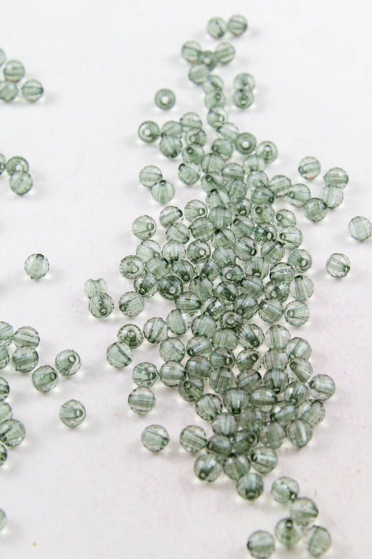 Yeşil 6 mm Dünya Akrilik Boncuk Aksesuar (25 Gram)