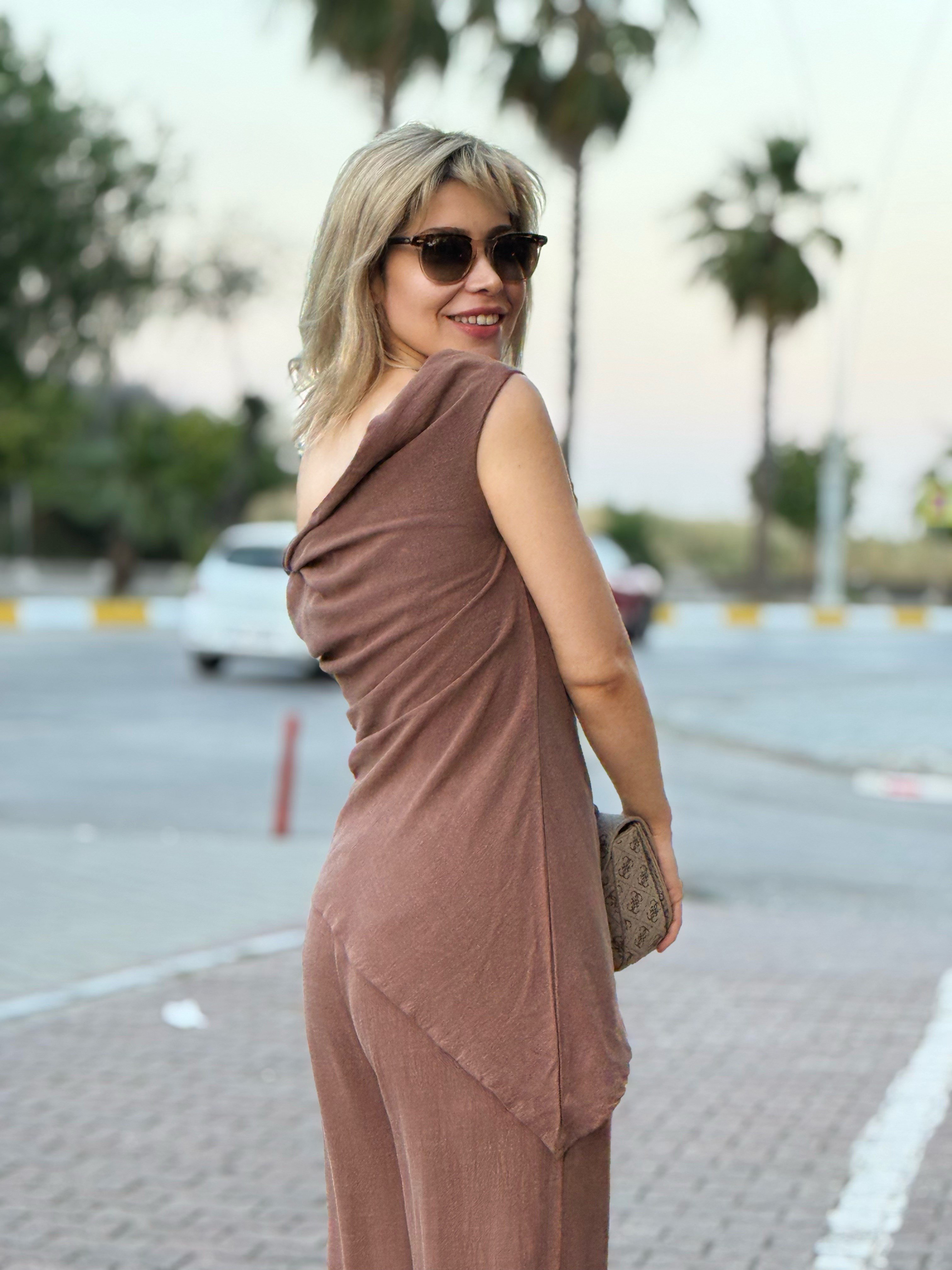 Kahve düşük omuz detaylı takım