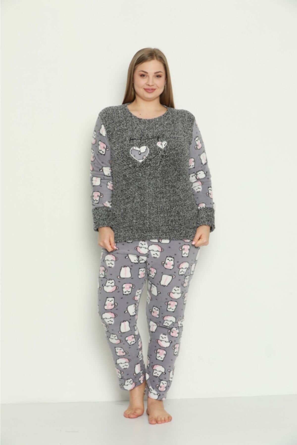 Kadın Gri Kalpli Kedicik Desenli Polar Peluş Pijama Takımı