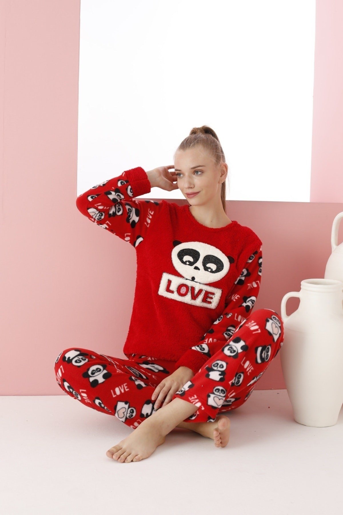 Kadın Kırmızı Love Yazılı Panda Nakışlı Polar Peluş Pijama Takımı.