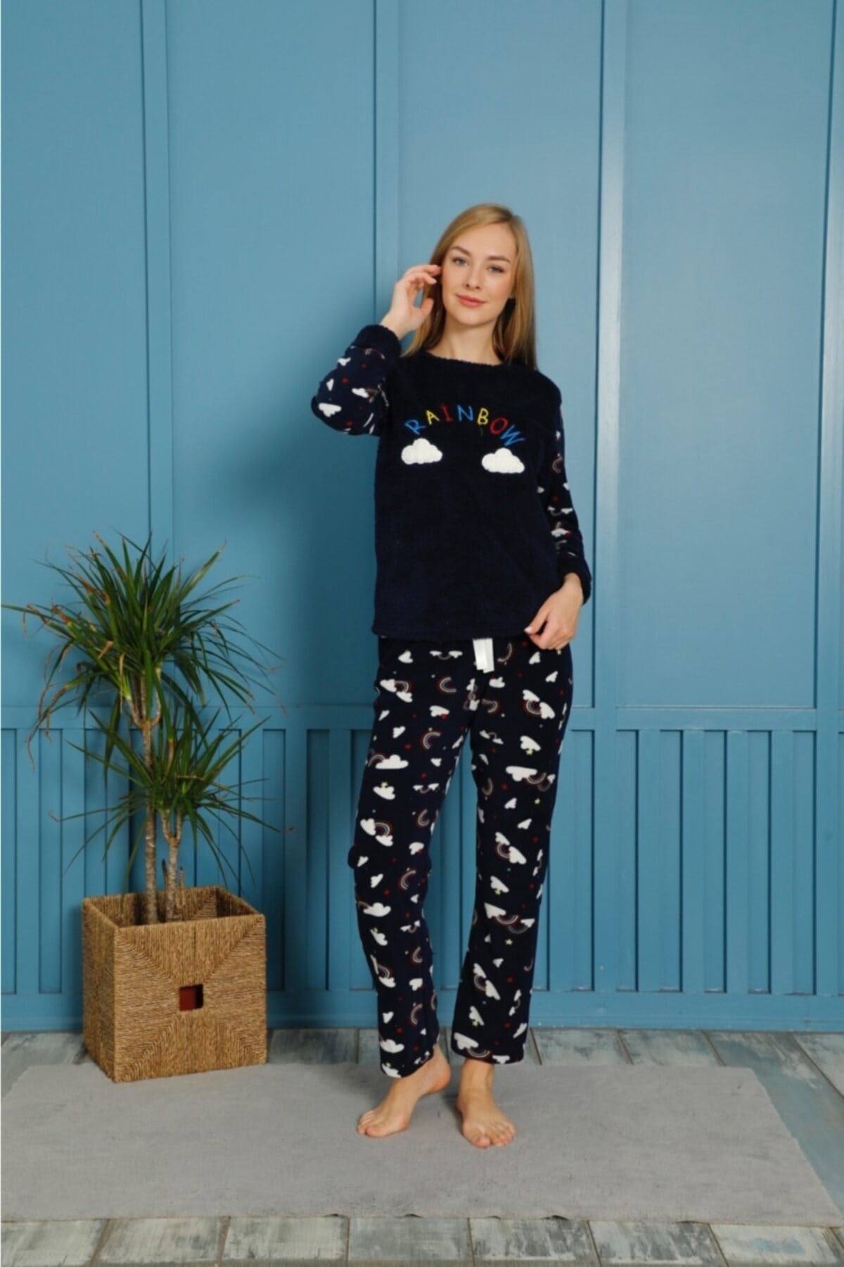 Kadın Lacivert Bulut Baskılı Raınbow Yazılı Polar Peluş Pijama Takımı