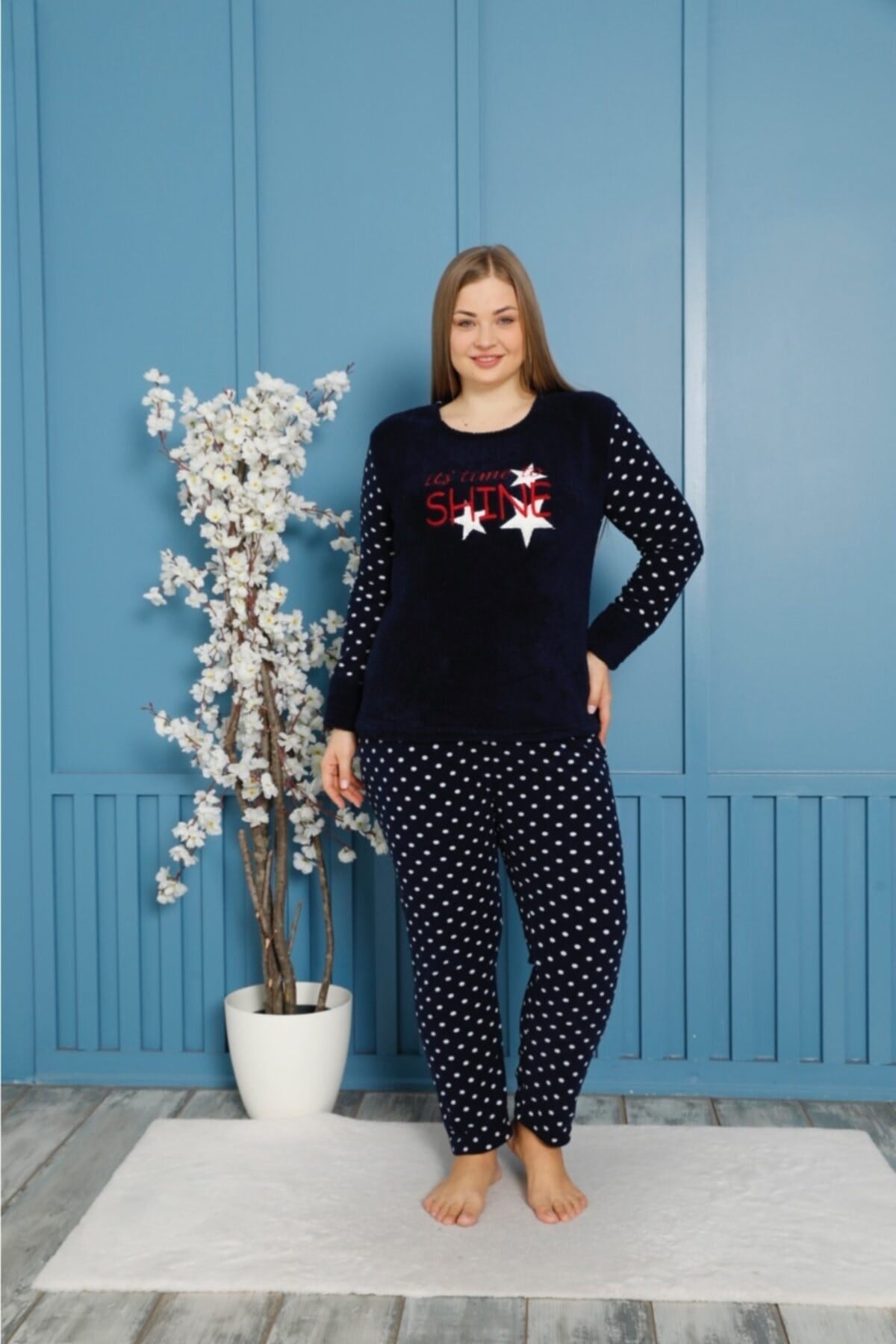 Kadın Lacivert Shıne Yazılı Puanlı Polar Peluş Pijama Takımı