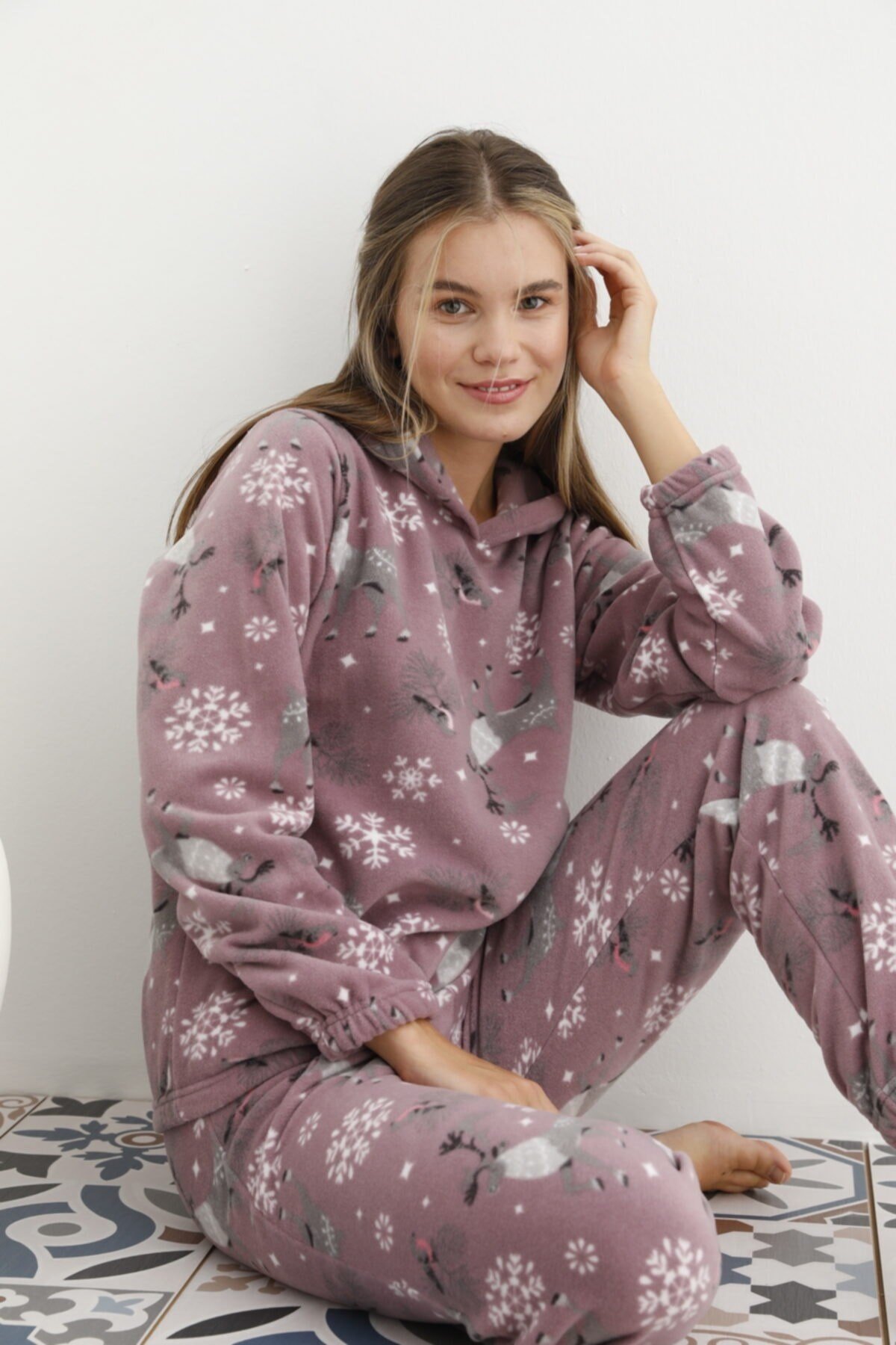 Kadın Lila Geyik Desenli Kapüşonlu Polar Eşofman Pijama Takımı