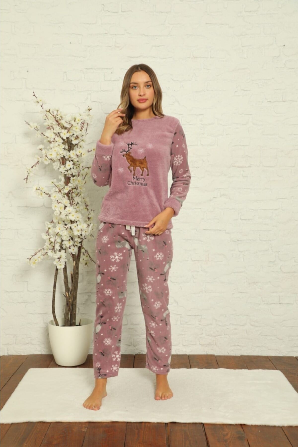 Kadın Lila Geyik Desenli Polar Peluş Pijama Takımı