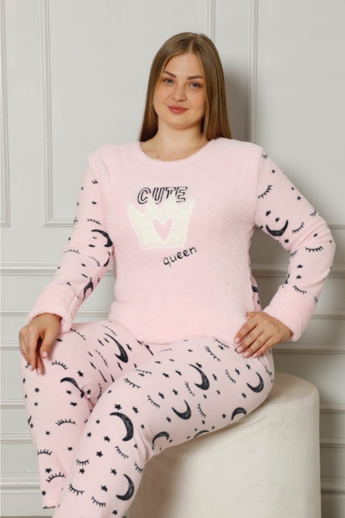 Kadın Pembe Queen Yazılı Ay Yıldız Desenli Polar Peluş Pijama Takımı
