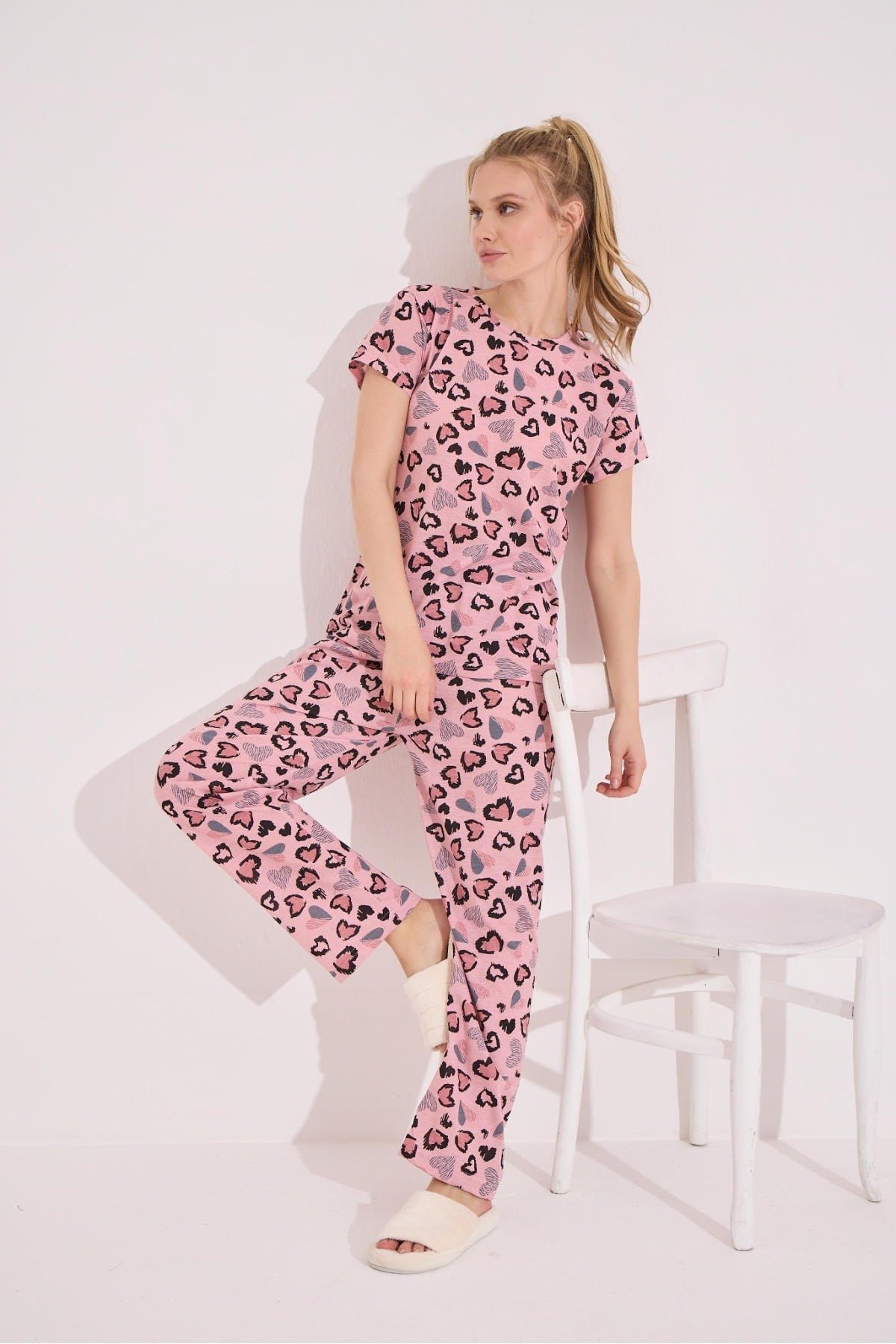Kadın Pudra Minik Kalp Baskılı Kısa Kollu Altı Uzun Pijama Takımı.