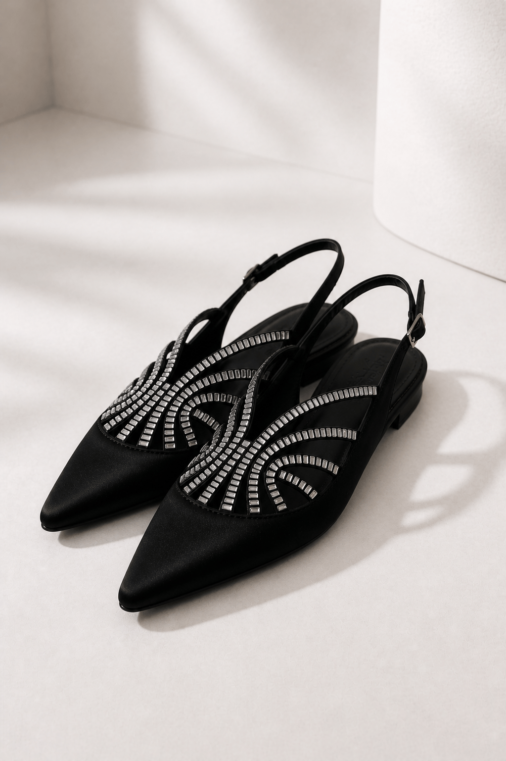 CERSEI Kadın Taş İşlemeli Sivri Burun Slingback Babet Ayakkabı