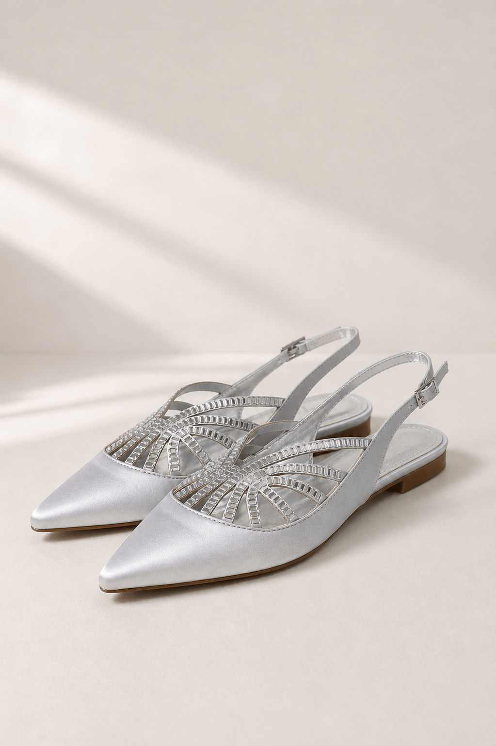 CERSEI Kadın Taş İşlemeli Sivri Burun Slingback Babet Ayakkabı