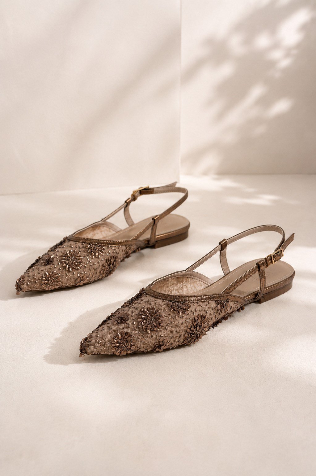 EFTELYA Kadın Bakır Çiçek İşlemeli Tül Sivri Burun Slingback Babet Ayakkabı