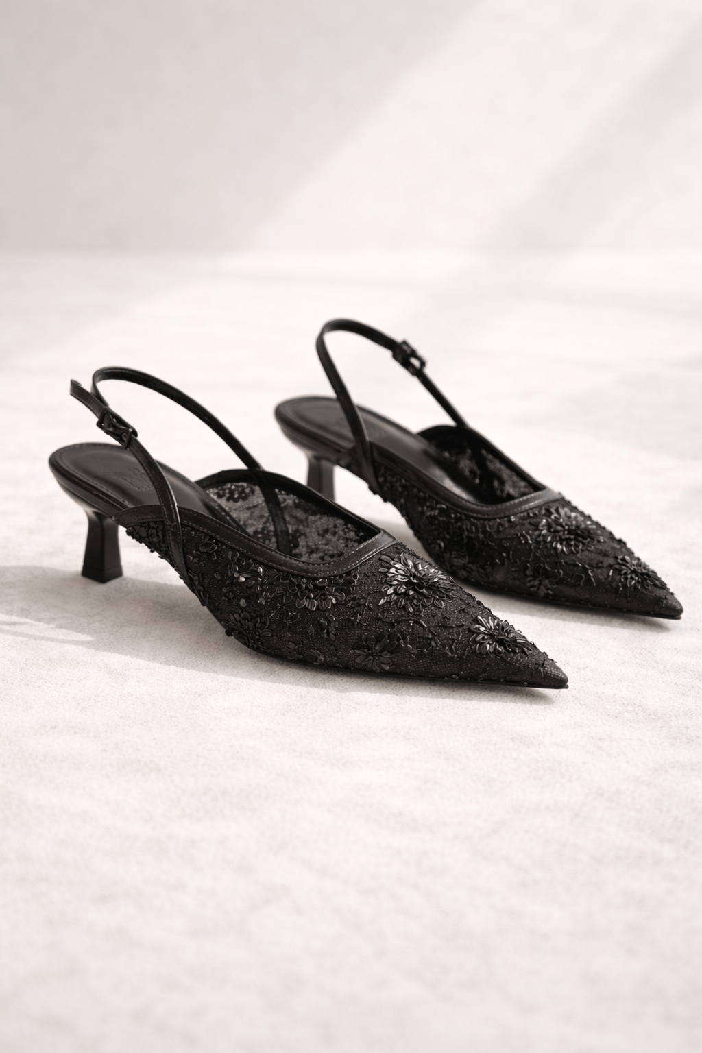 ROSABELLA Kadın Siyah Pul Boncuk İşlemeli Tül Detaylı İnce Topuklu Slingback Abiye Ayakkabı