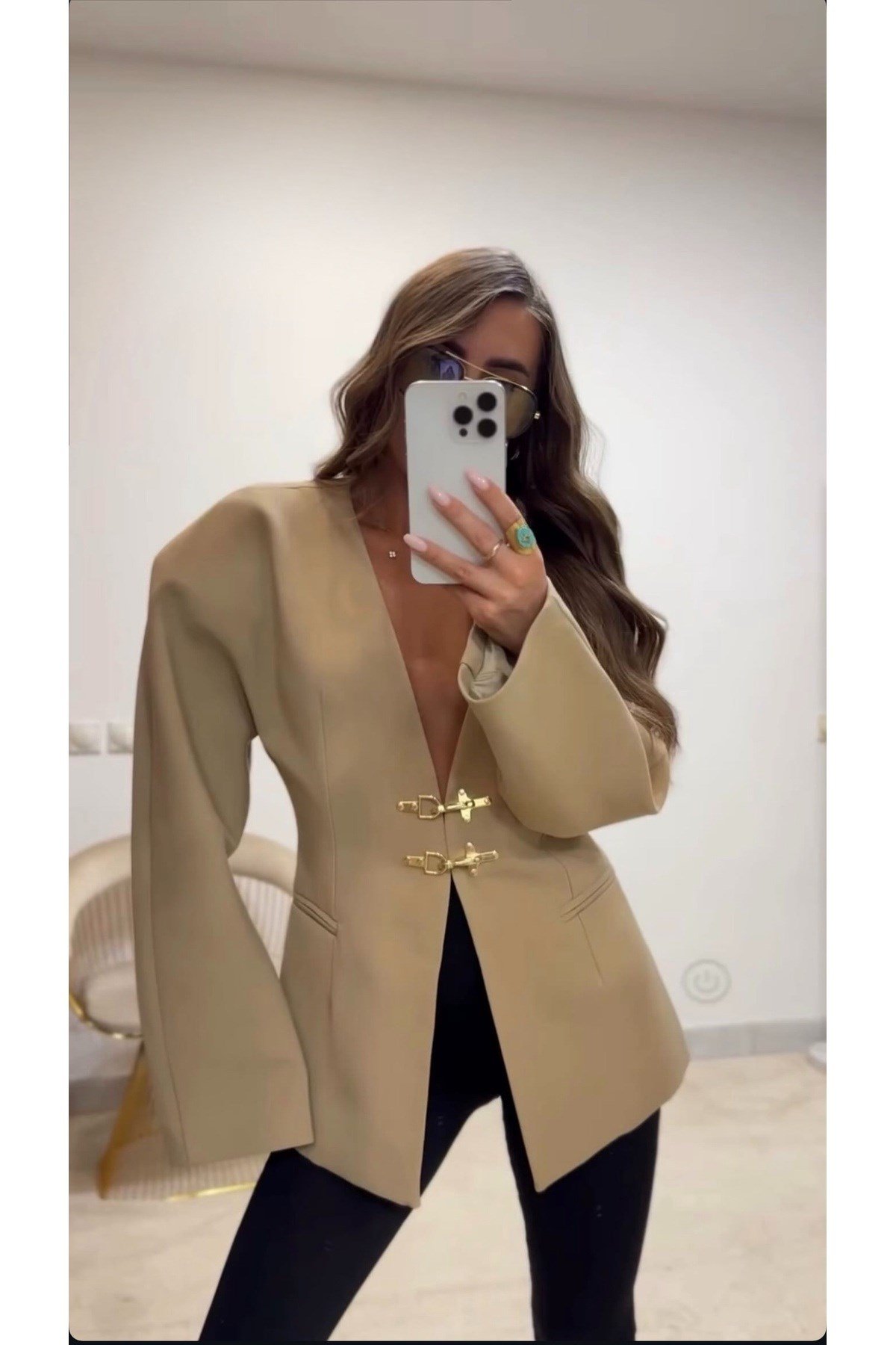Kadın Bej Gold Kanca Düğmeli Balon Kol Detaylı Blazer Ceket
