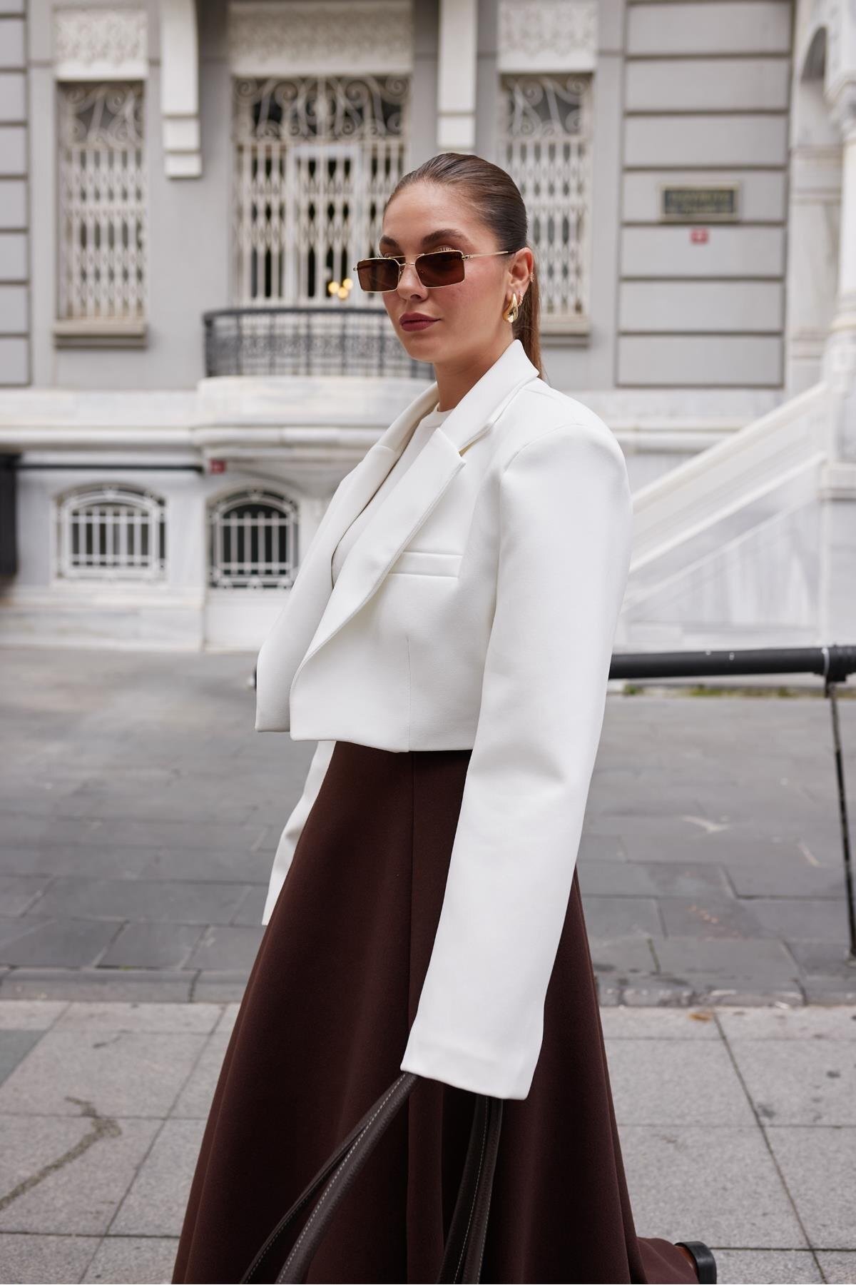 Kadın Beyaz Vatka Detaylı  Crop Blazer Ceket