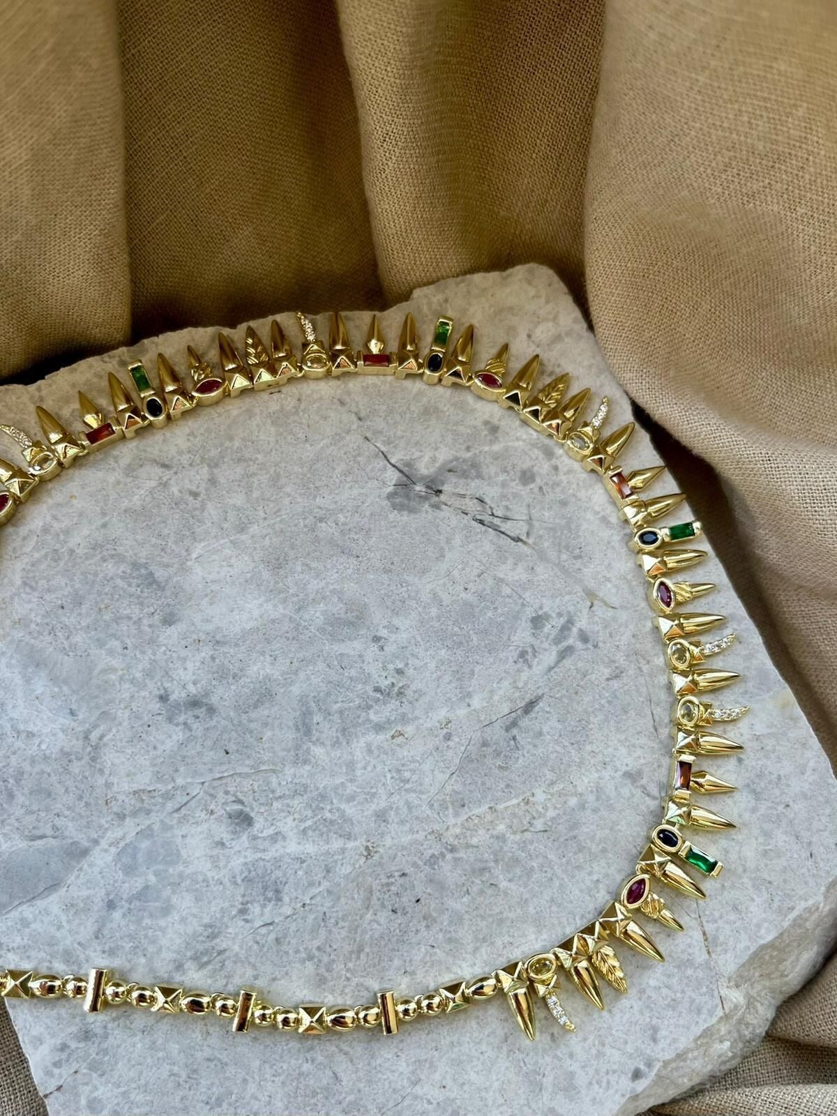 Renkli Taşlı Dişli Kolye