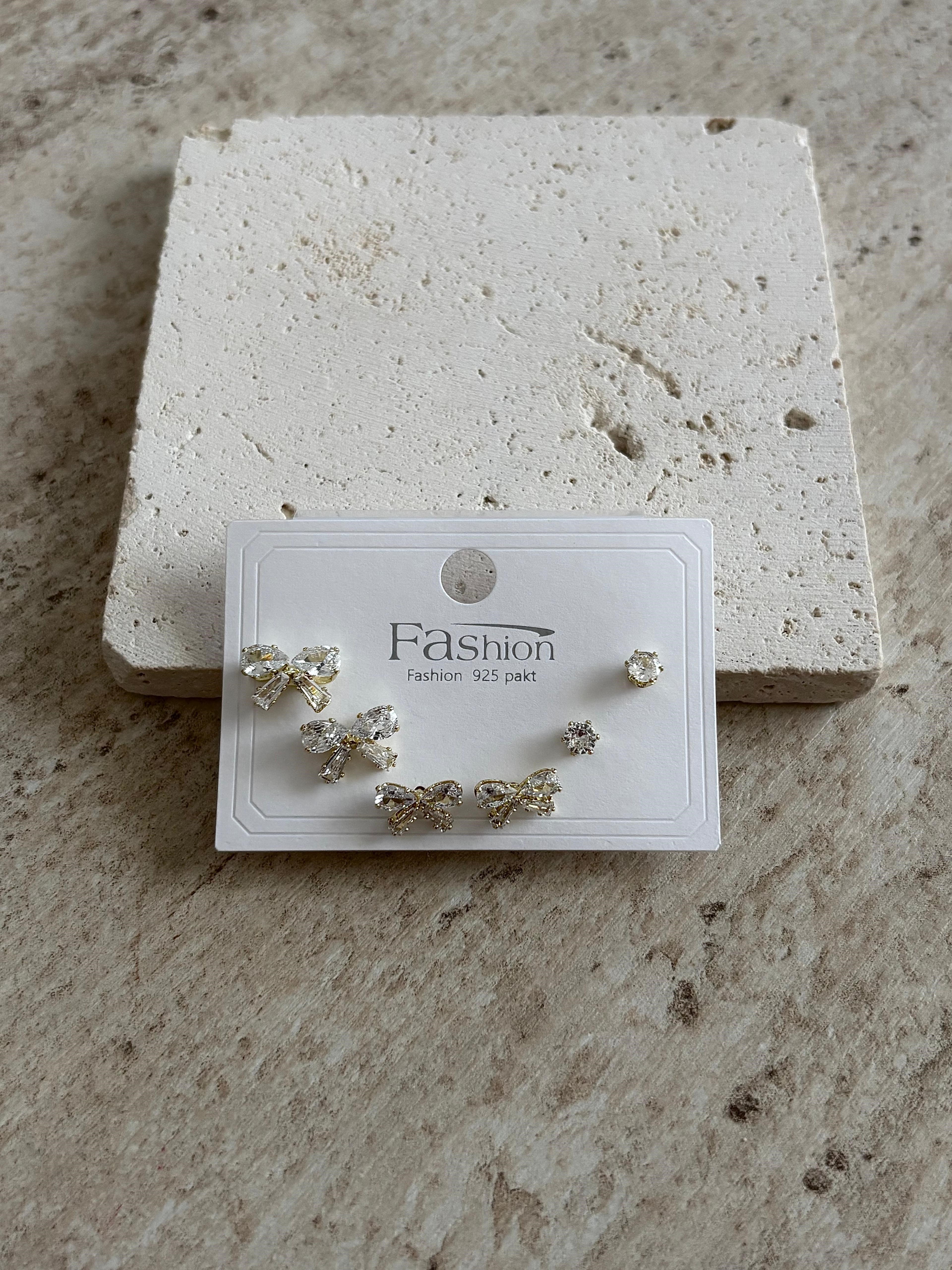 Taşlı Fiyonk Gold Altılı Küpe