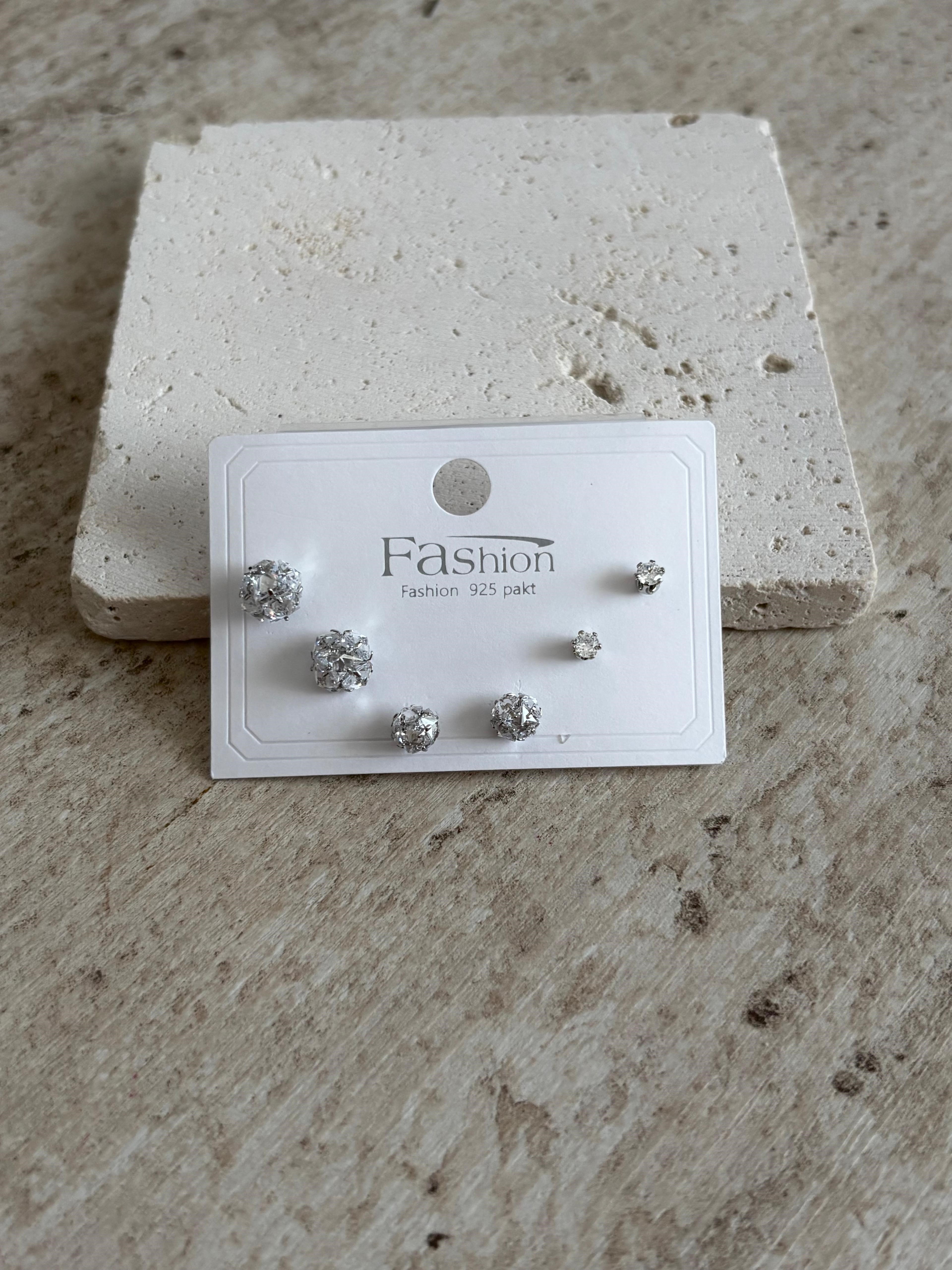 Taşlı Toplar Silver Altılı Küpe