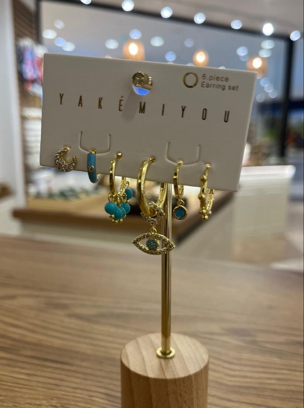 Yakemiyou Mavi Göz Altılı Küpe