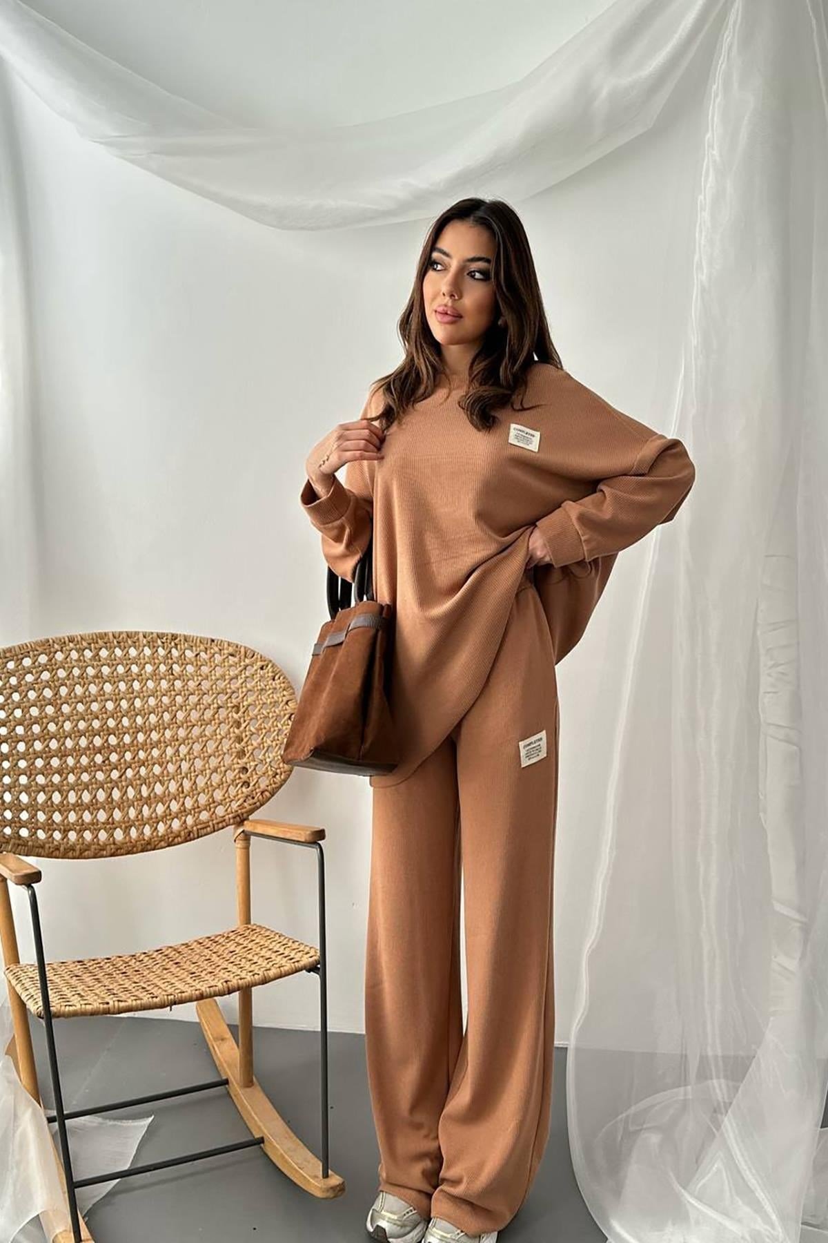 Camel Klasik Fitilli Kazak Ve Pantolon Takım