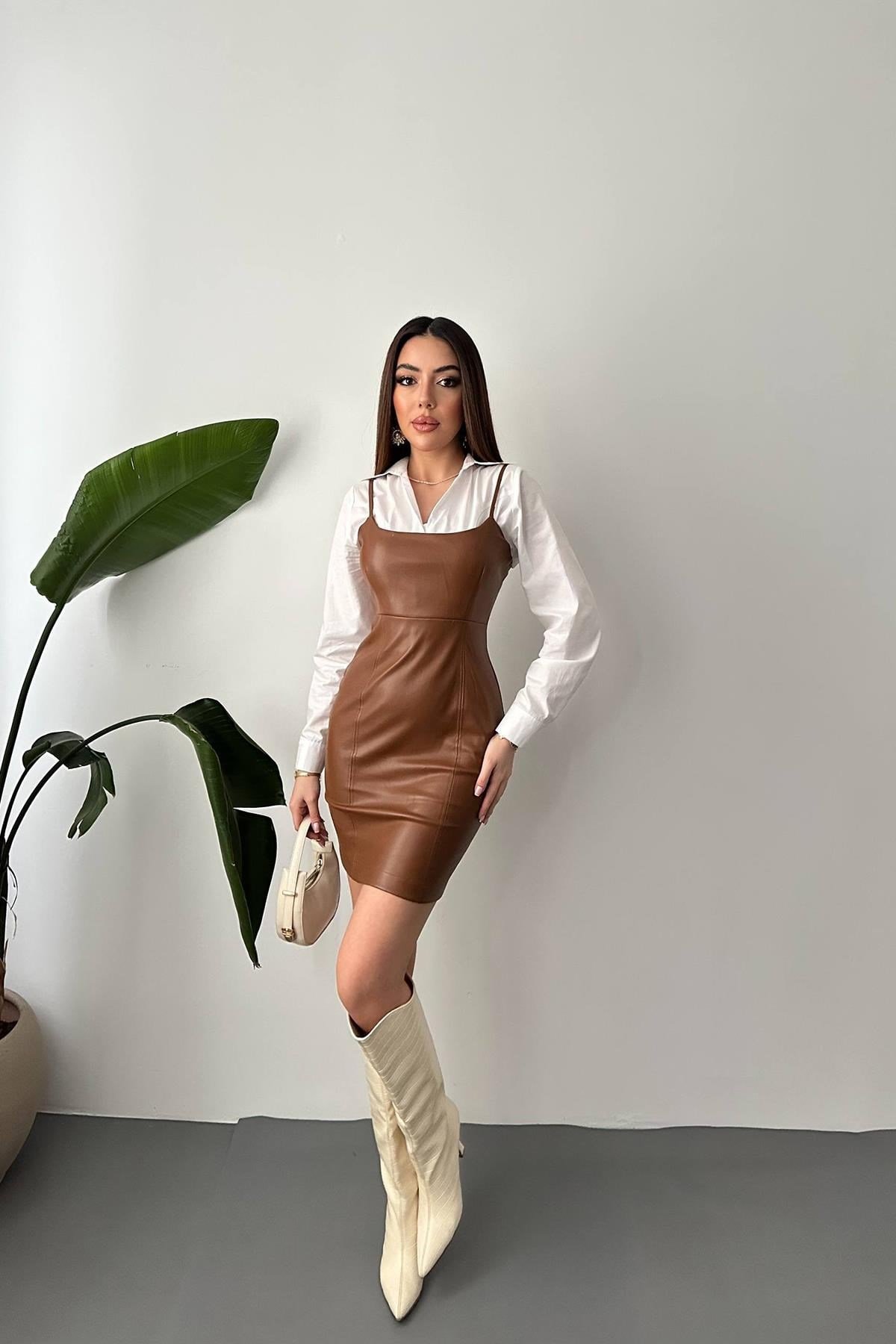 Kahverengi Deri Elbise