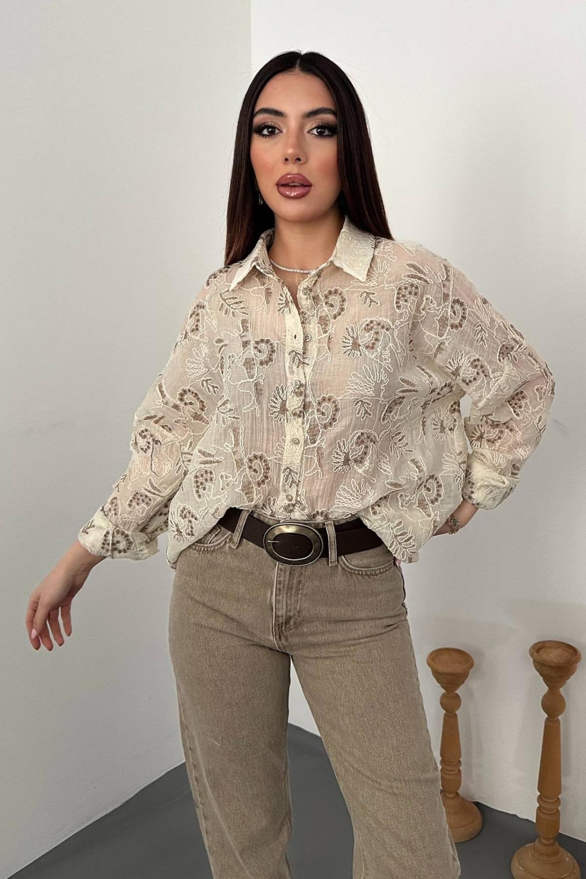Kahverengi İşlemeli Oversize Gömlek