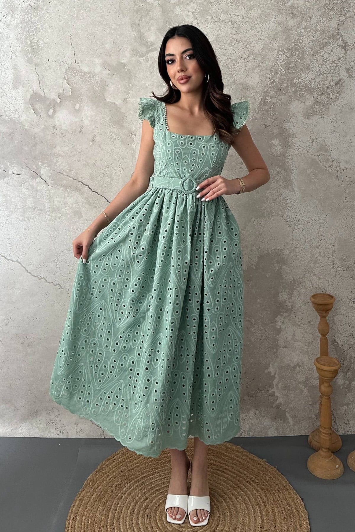 Mint Dantelli Brode Elbise