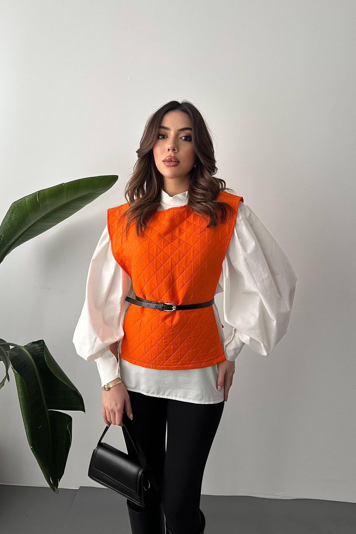 Oranj Kemerli Gömlek Ve Panço Takım
