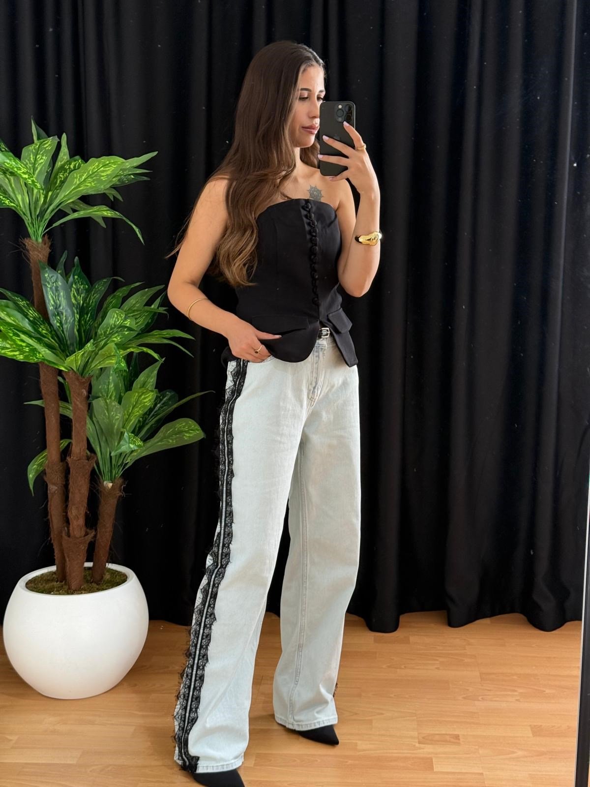 Kadın boru paça kot denim dantel detaylı pantolon