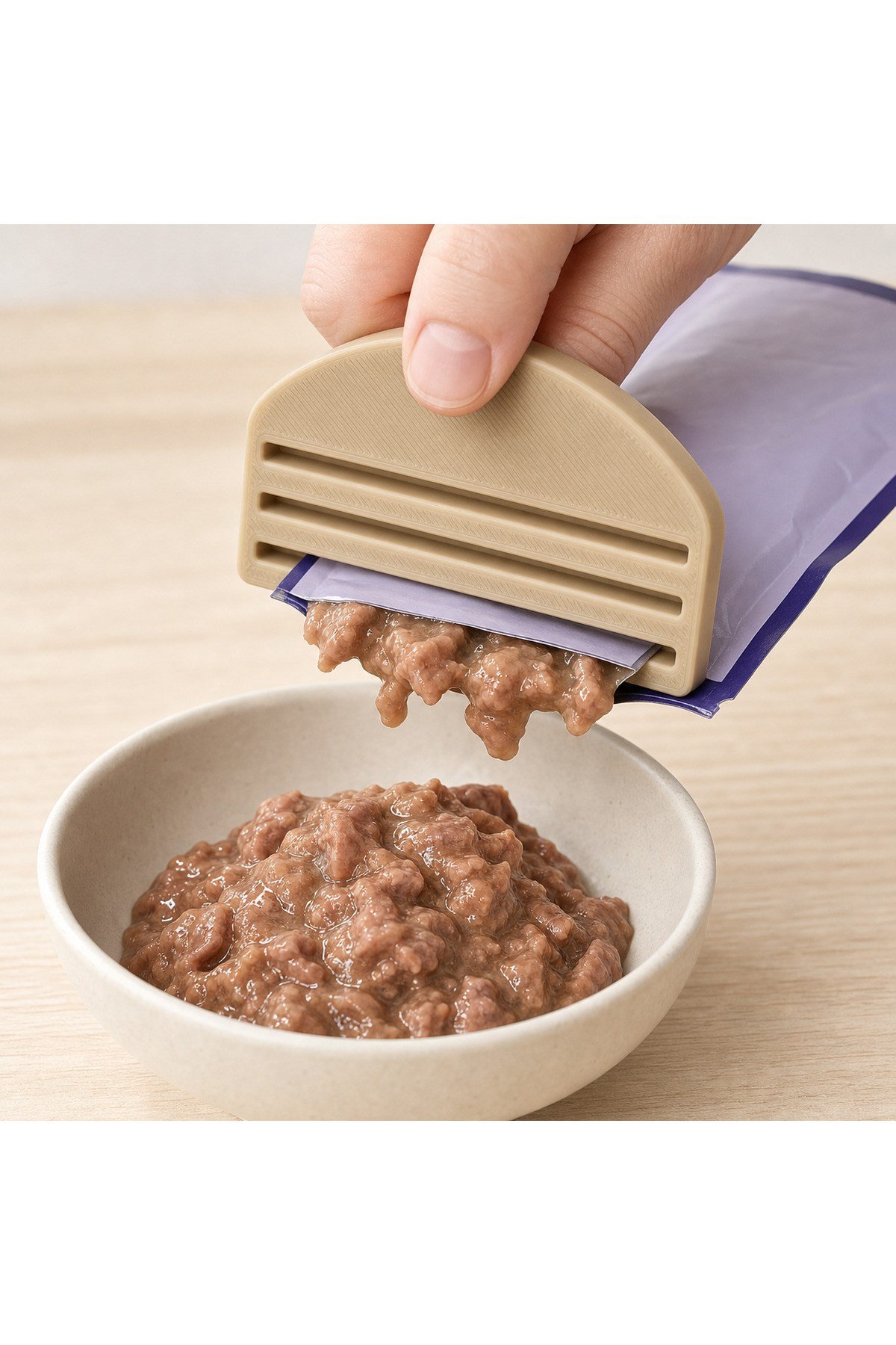 Cat Food Pouch Scraper: Kedi yaş mama poşeti sıyırıcı
