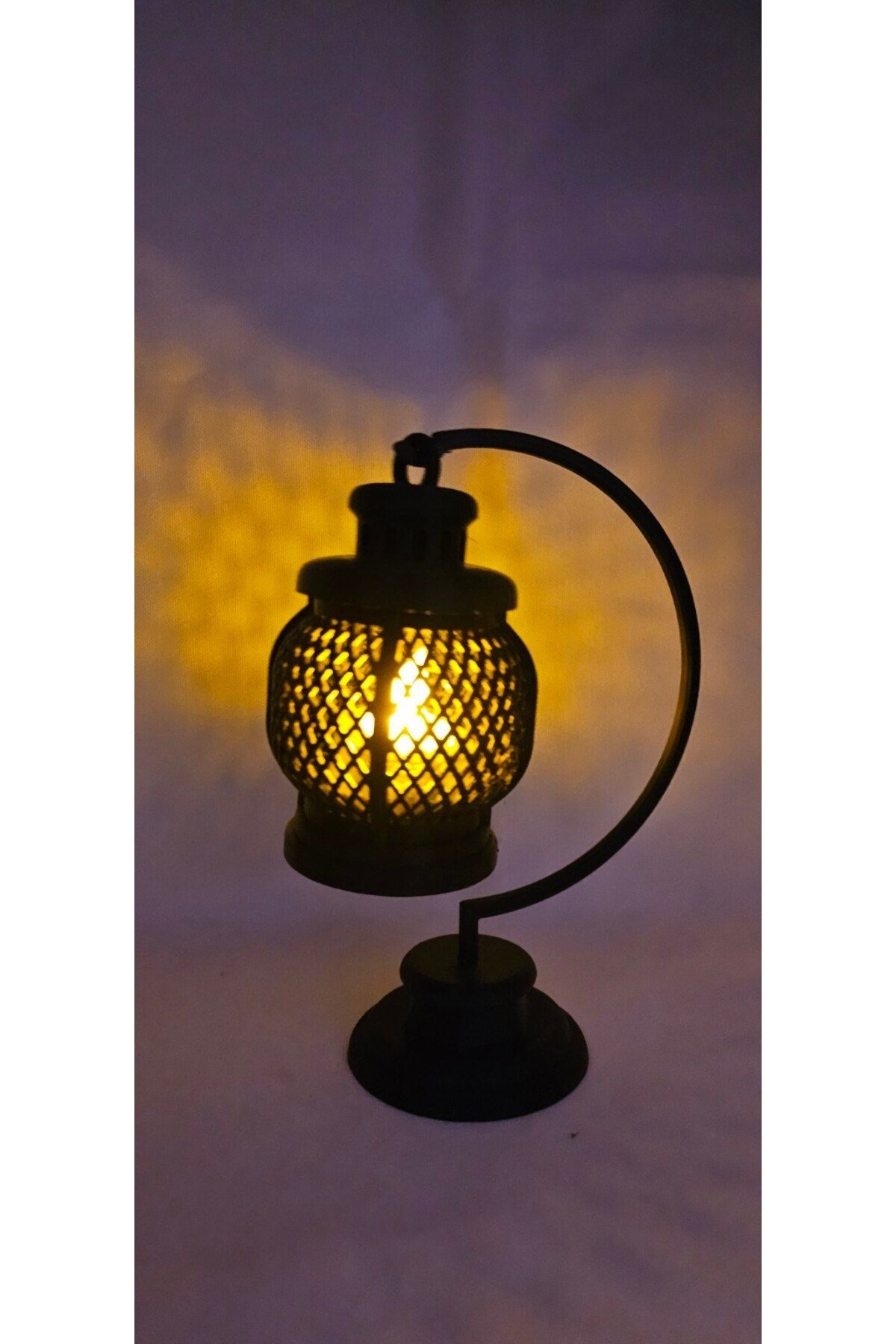 Dekoratif Siyah Fener Tasarımlı Masa Lambası | LED Işık Uyumlu | 16 cm