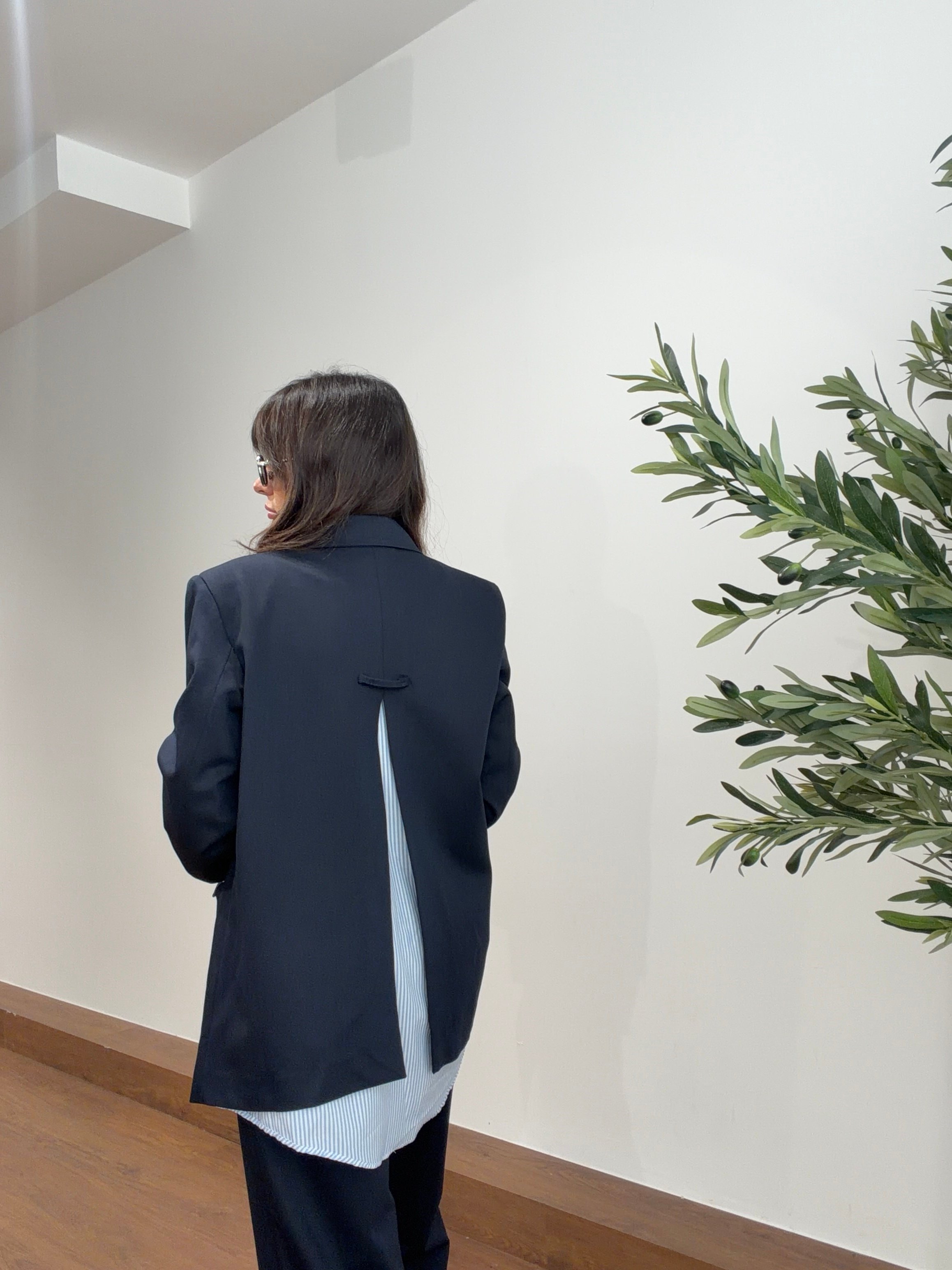 Orijinal Model , Arkası Yırtmaçlı , Lacivert Ceket Takım