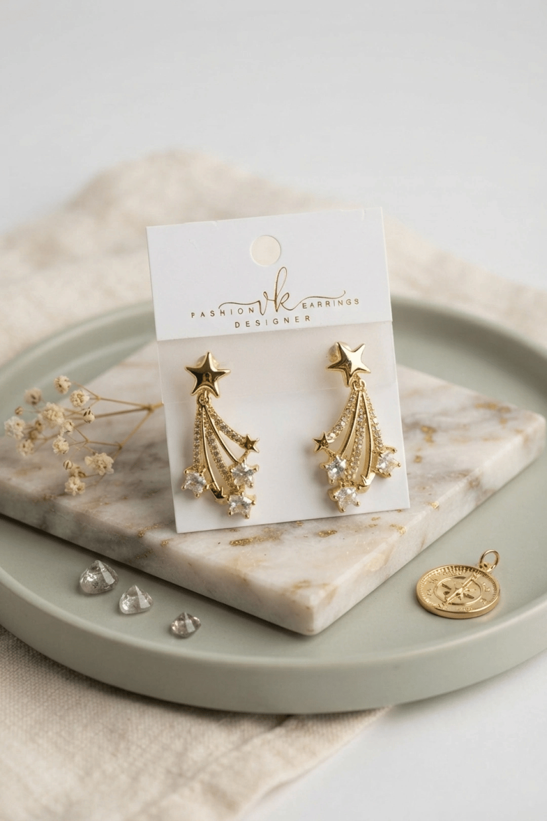 Gold Renk Zirkon Taşlı Halley Model Pirinç Kadın Küpe