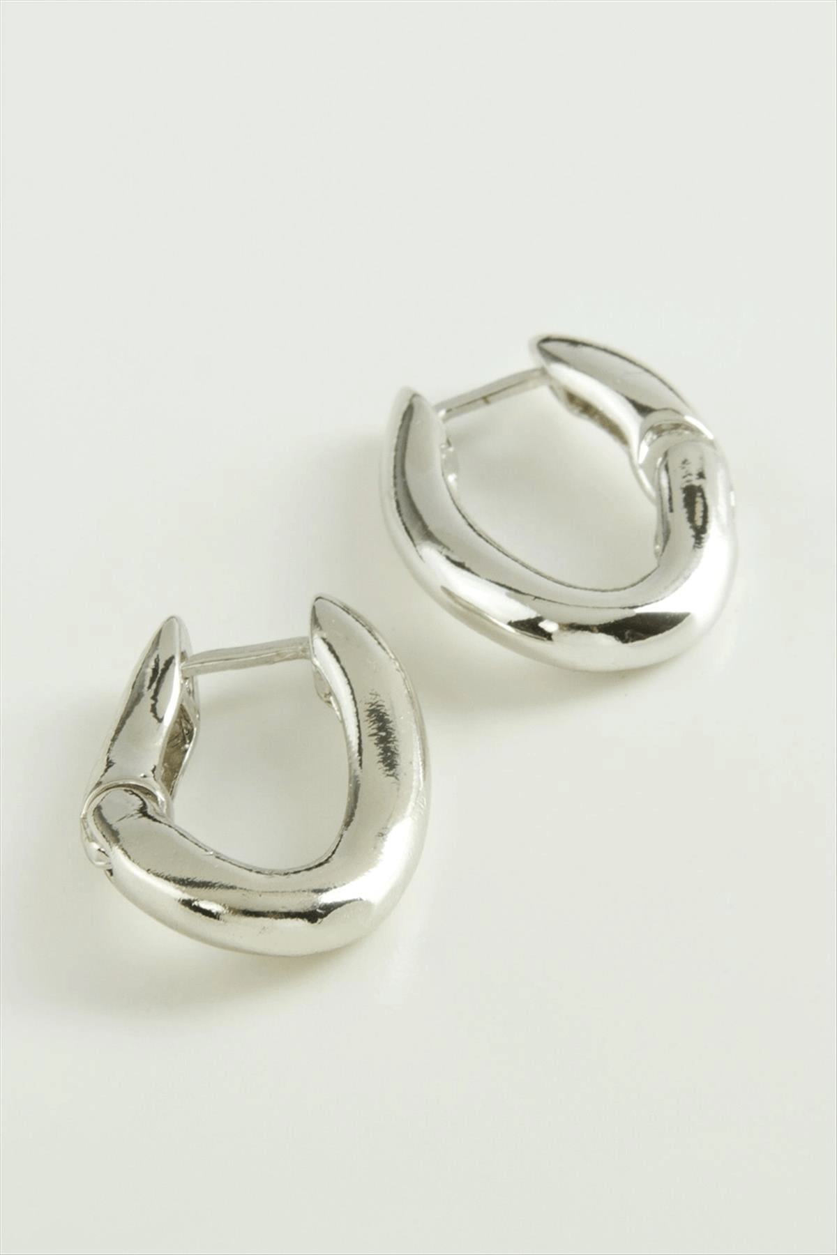 Oval Trend Metal Küpe