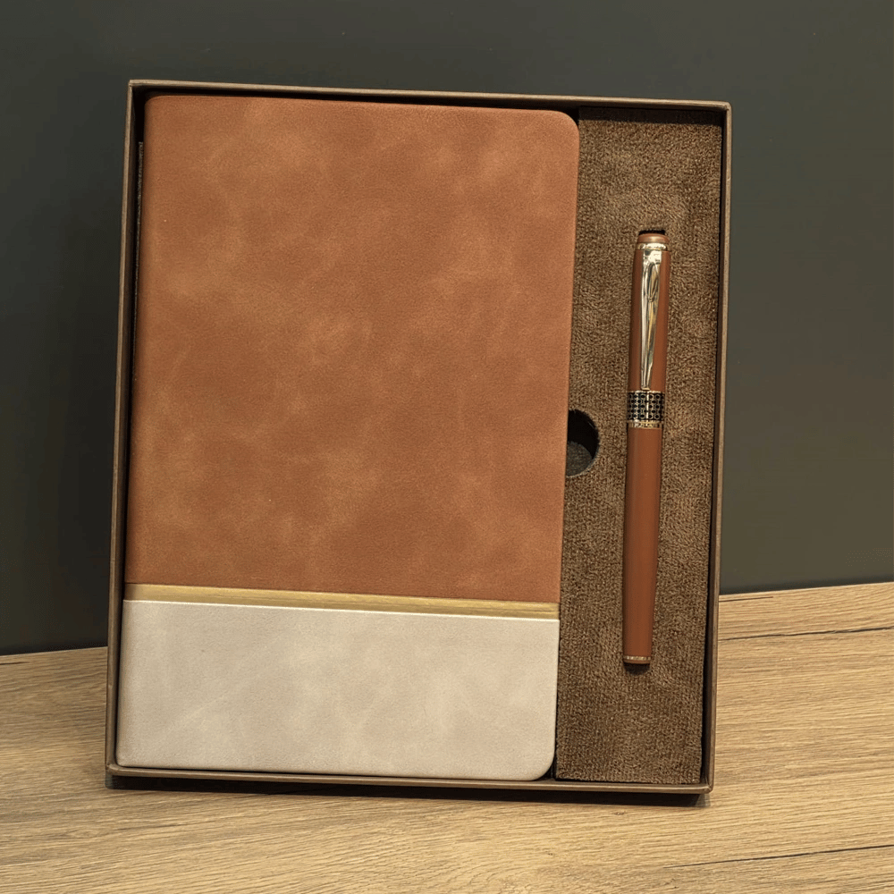 Taba Rengi Gold Detaylı Termo Deri Defter Ve Metal Roller Kalem Hediye Seti