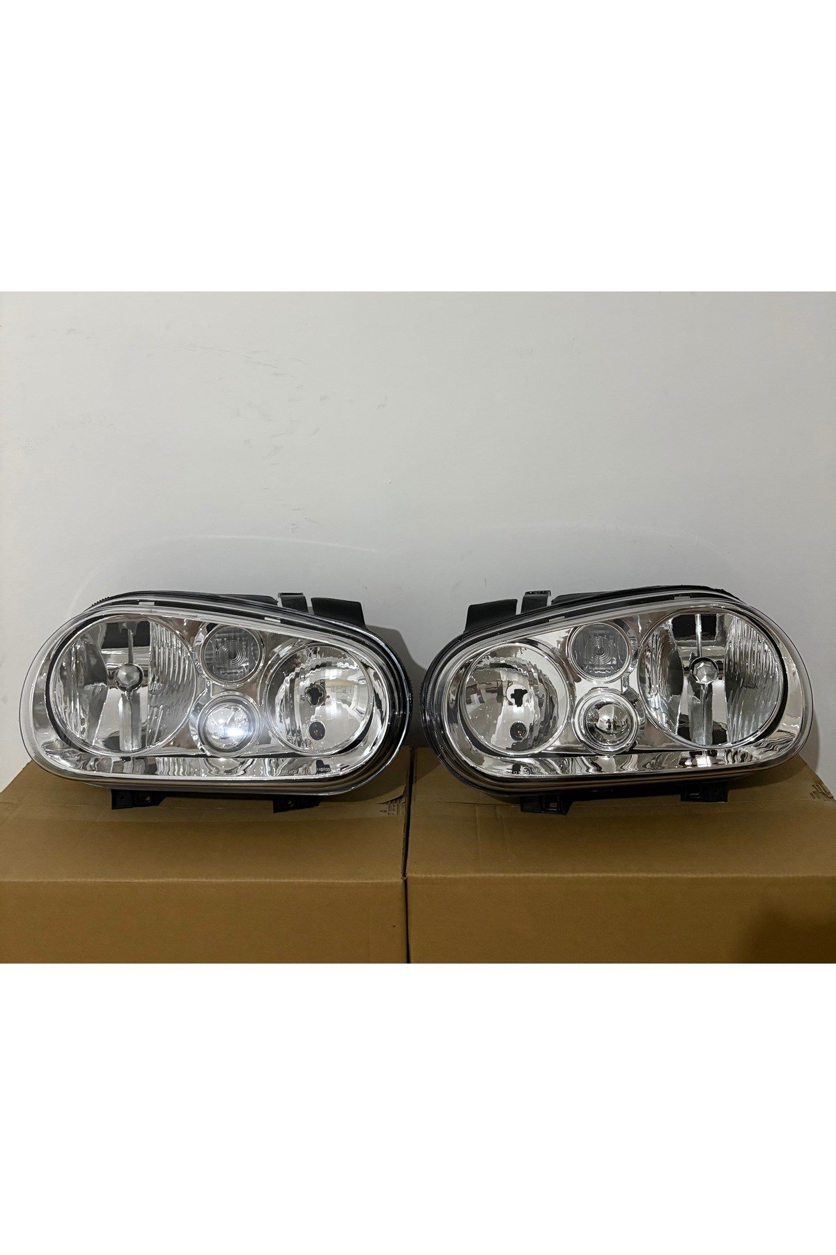 VOLKSWAGEN GOLF 4 SAĞ SOL FAR TAKIMI SİSSİZ 1998-2004 1J1941018 1J1941017
