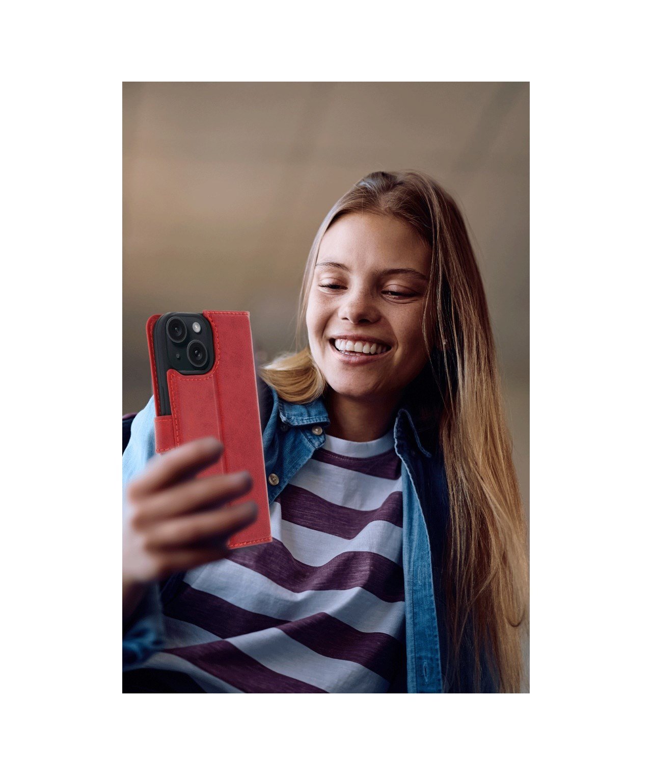 Apple Uyumlu   iPhone 15 Trend S Plus Kapaklı Kılıf - Kırmızı Belirtilmemiş