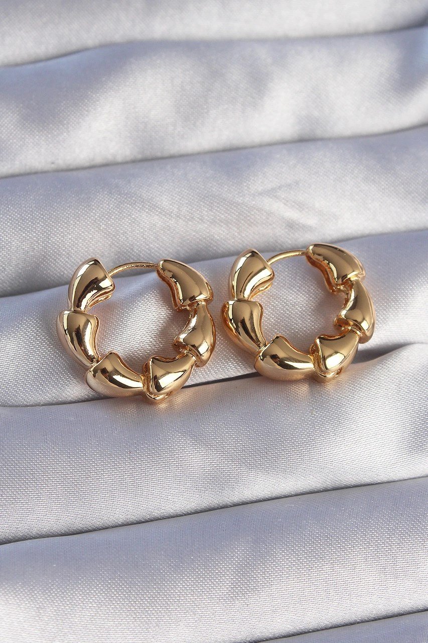 Pirinç Gold Renk Damla Kıvrım Tasarımlı Halka Küpe Diğer