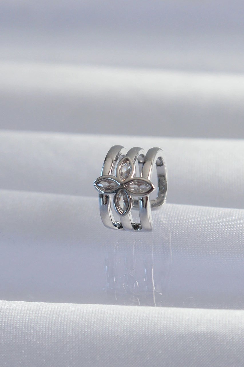 Pirinç Gümüş Renk Yonca Earcuff Küpe Diğer