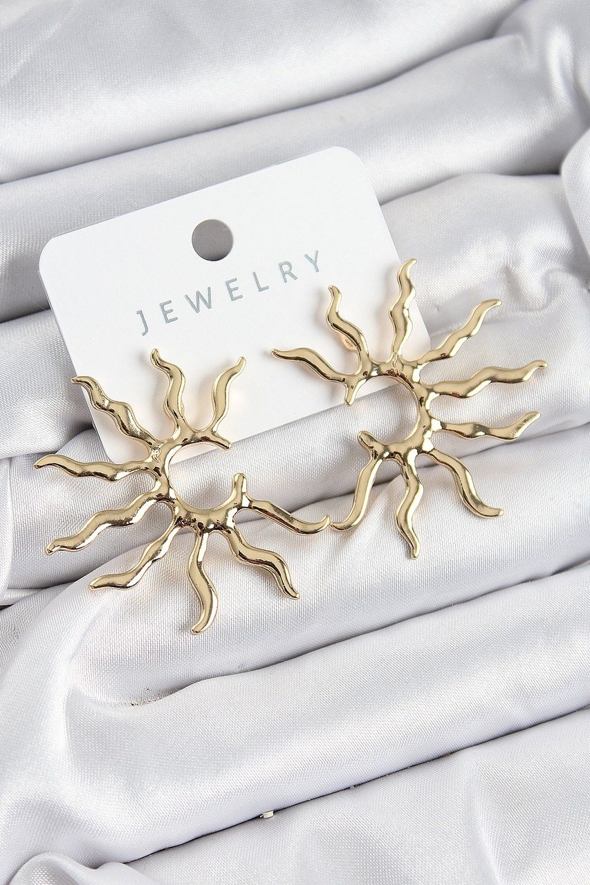 Pirinç Güneş Model Gold Renk Kadın Küpe Diğer