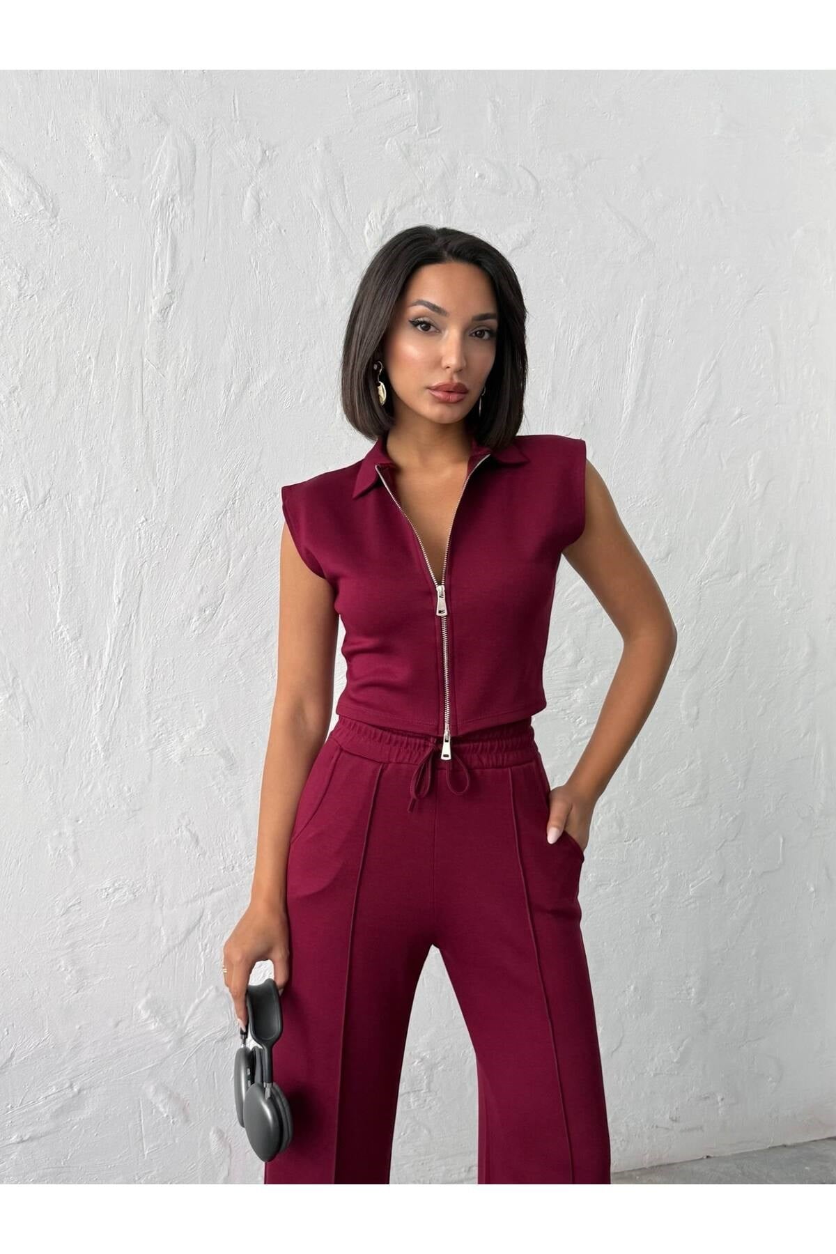 Kadın Polo Yaka Fermuarlı Crop Yelek ve Geniş Paça Çimalı Pantolon İkili Takım