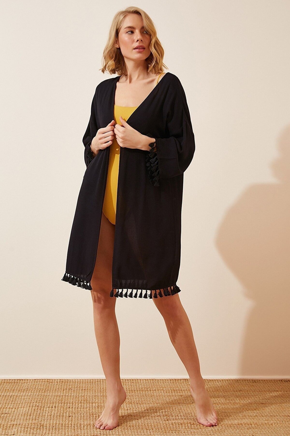 Kadın Siyah Püsküllü Viskon Kimono