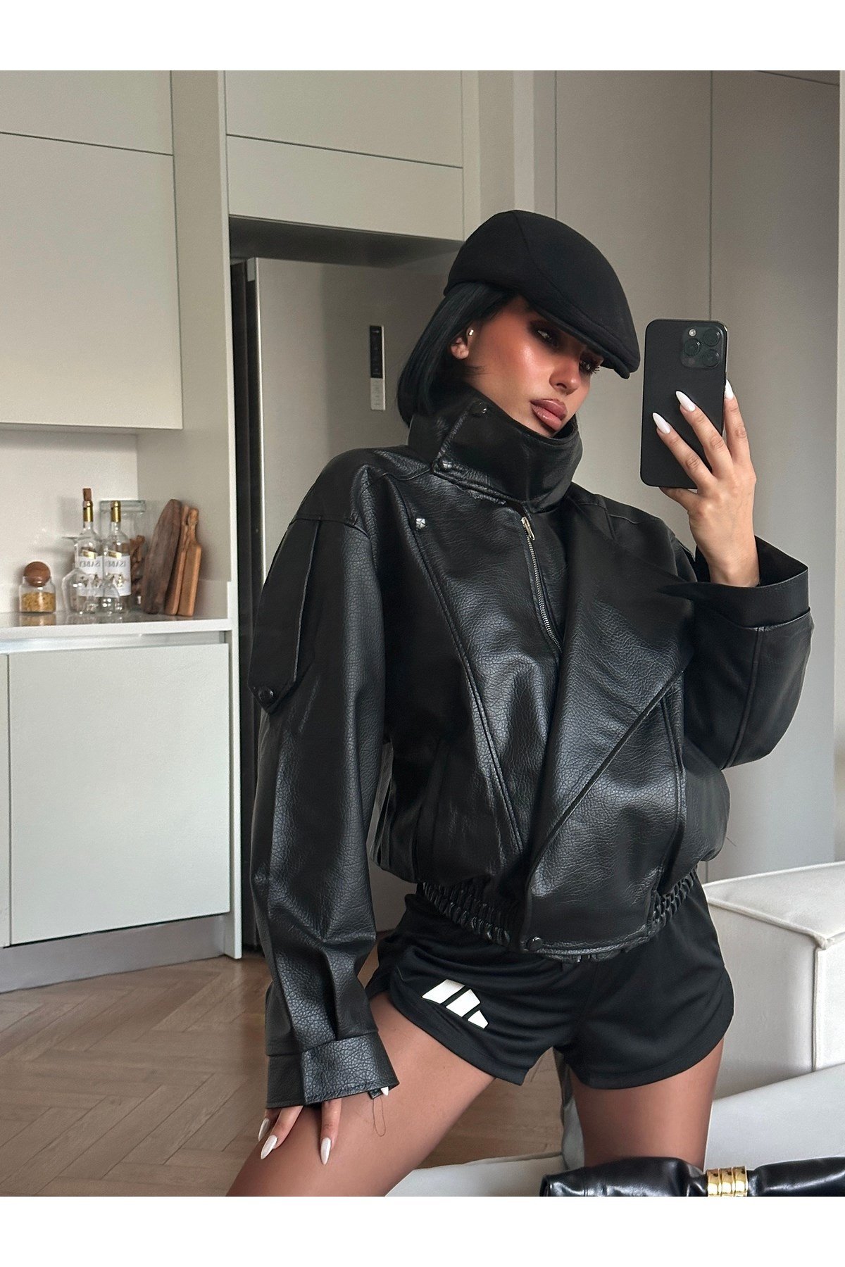 Kadın Viral Model Dik Yaka Fermuarlı Deri Ceket