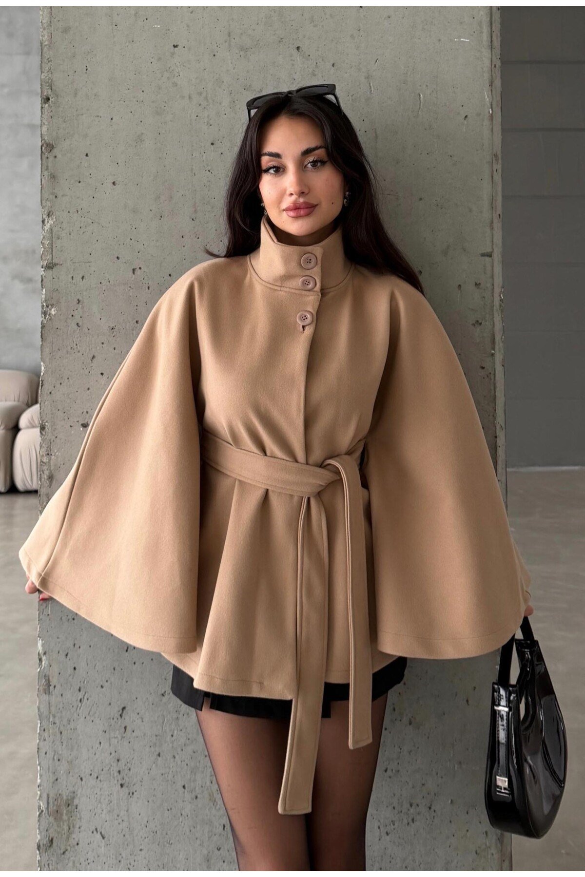 Kadın Viral Model Dik Yaka Kemer Detaylı İthal Kaşe Düğmeli Panço Ceket Kaban