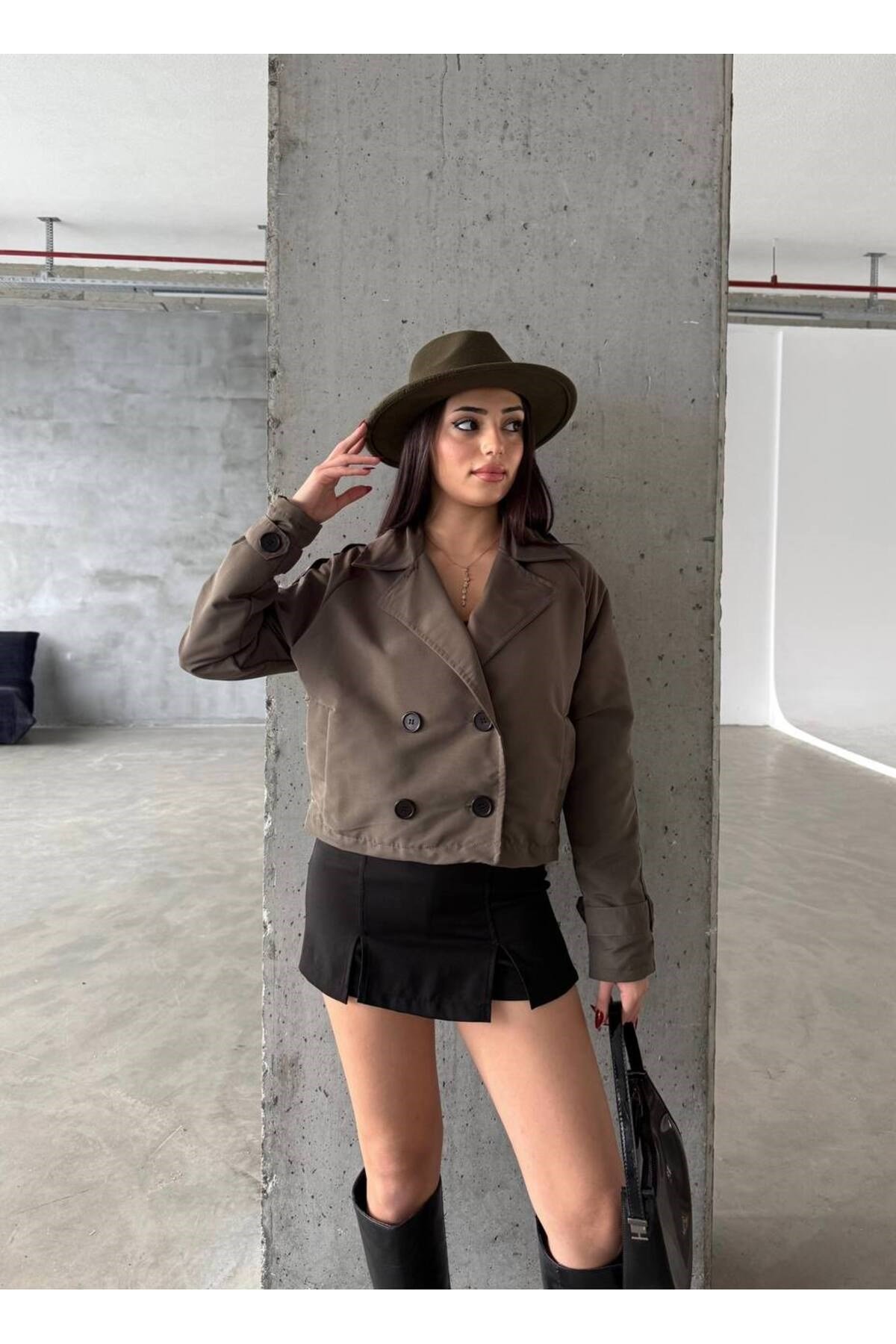 Kadın Viral Model Kısa Trençkot