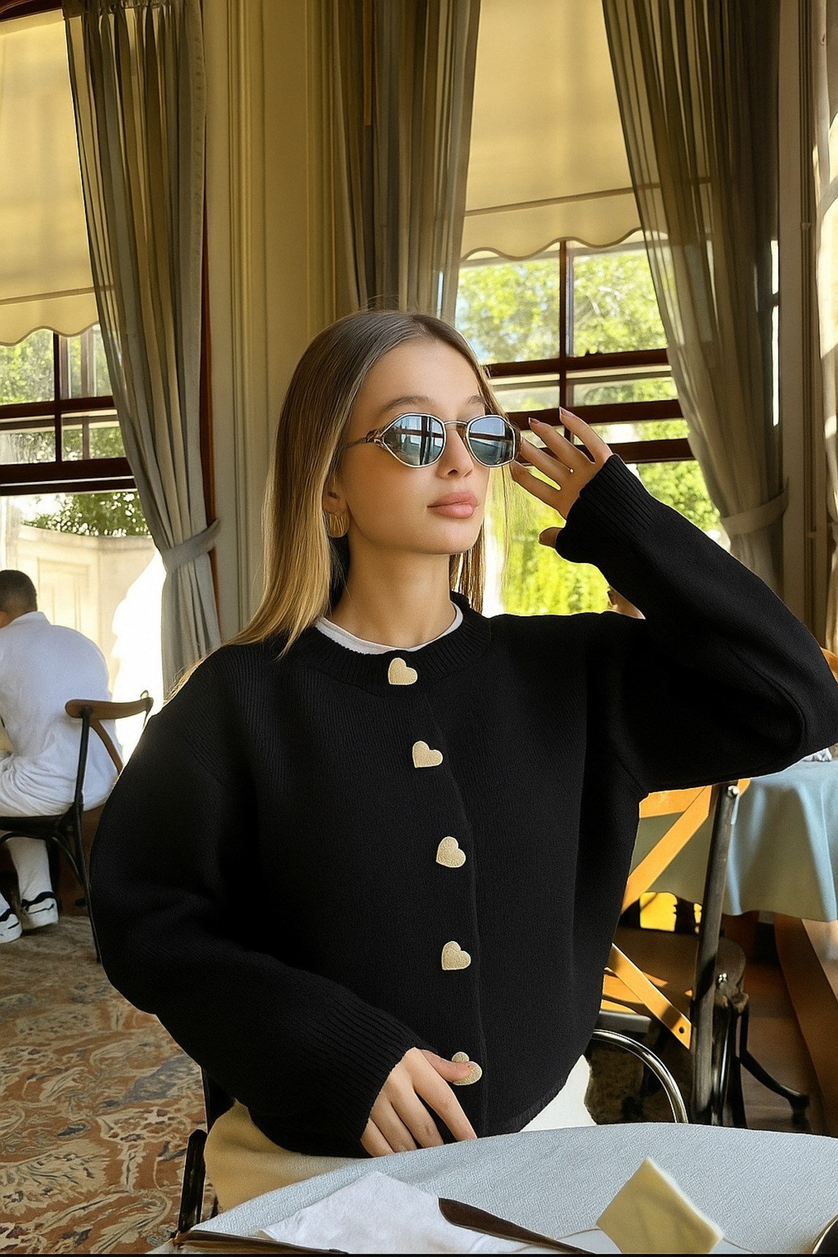 Kalp düğme detaylı triko hırka