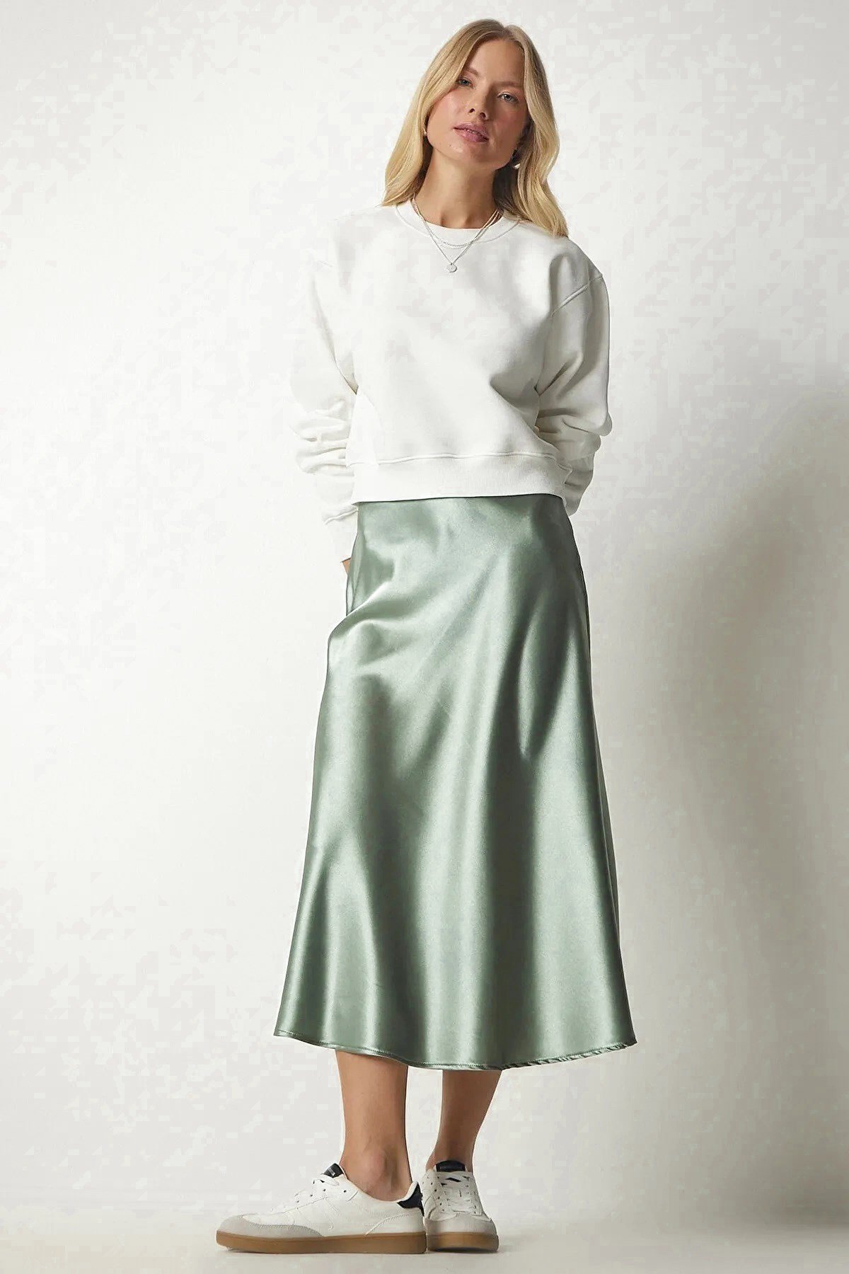 Mint saten etek