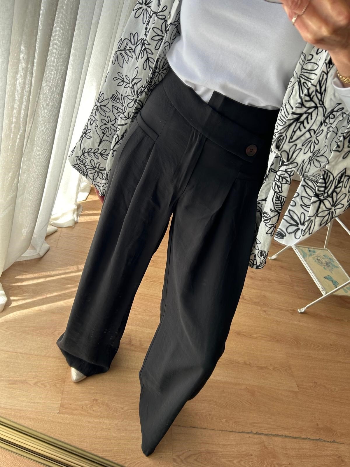 ÇAPRAZ KEMERLİ BOL PAÇA PANTOLON