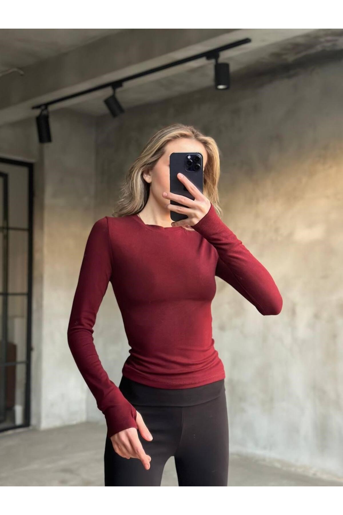Buzzy Kumaş Parmak Geçirmeli Body