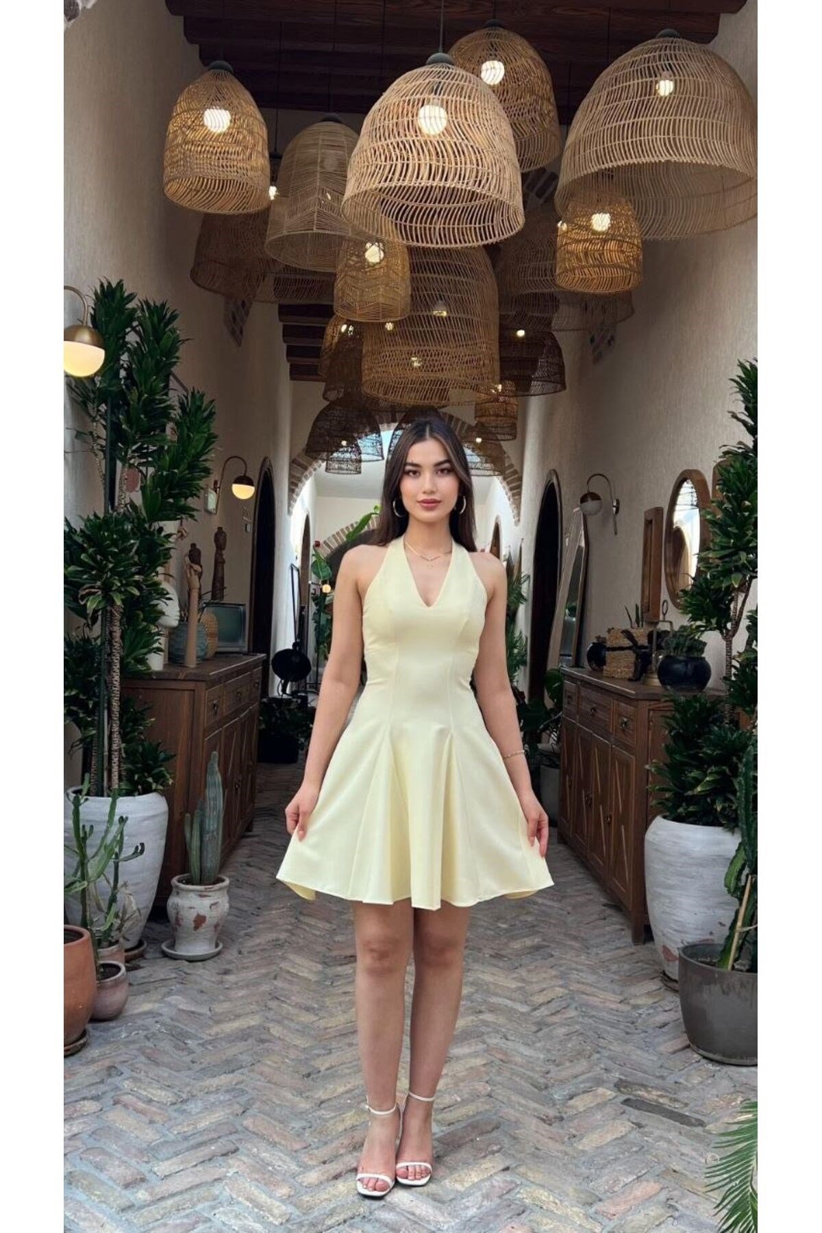 V Yaka Sarı Slim Fit Mini Elbise-DAR KALIP