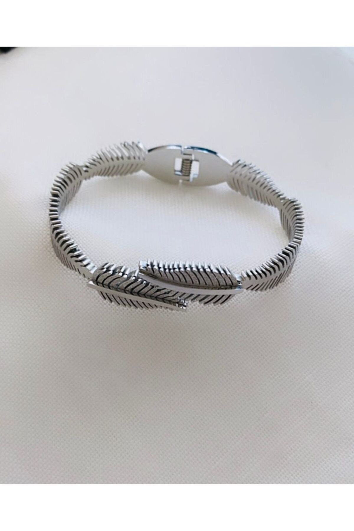 Çelik Yaprak Model Silver Kelepçe Bileklik