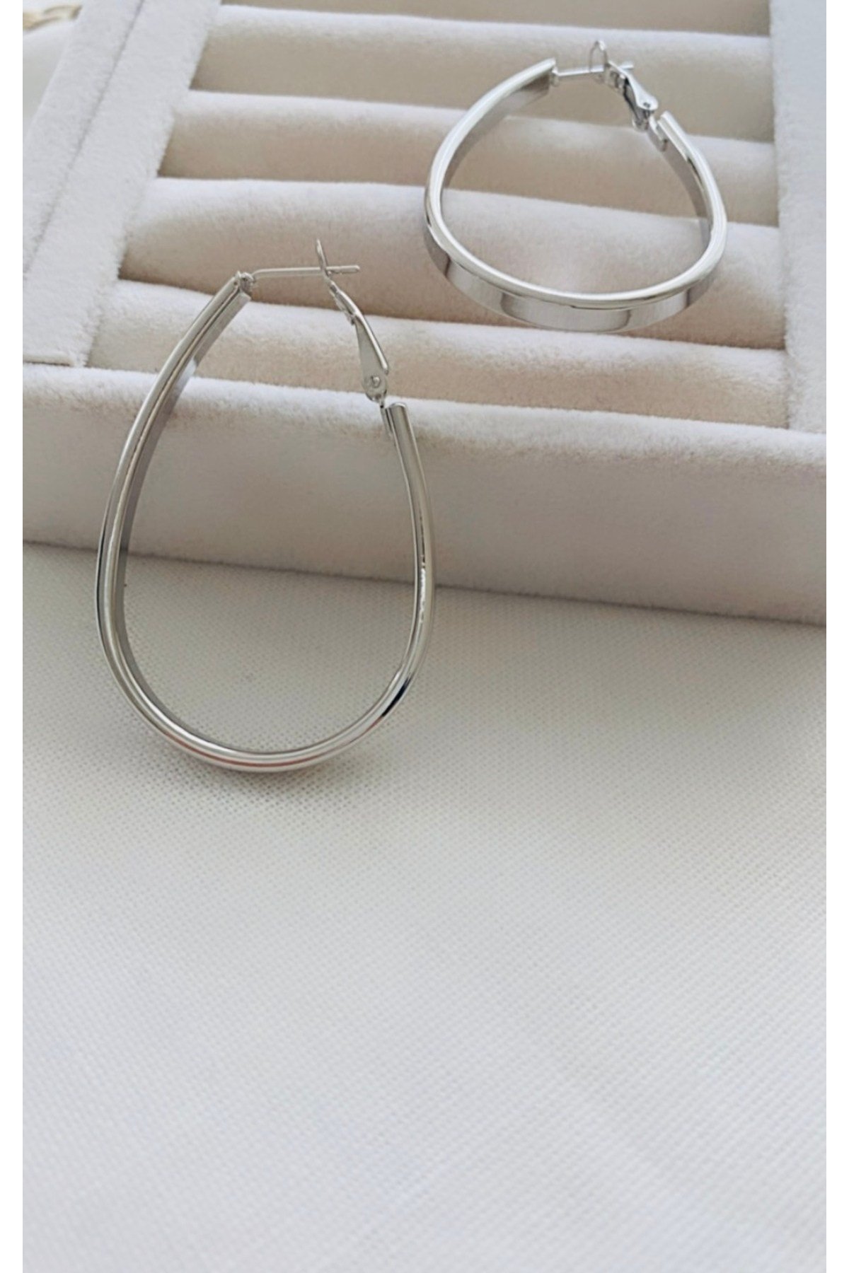 Damla Model Rodyum Kaplama Küpe (5 CM)